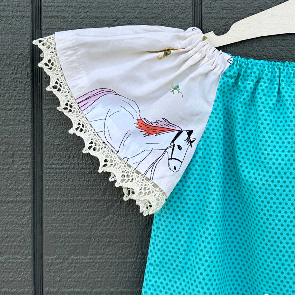 Girls Size 5 Horse Print Flutter Sleeve Dress