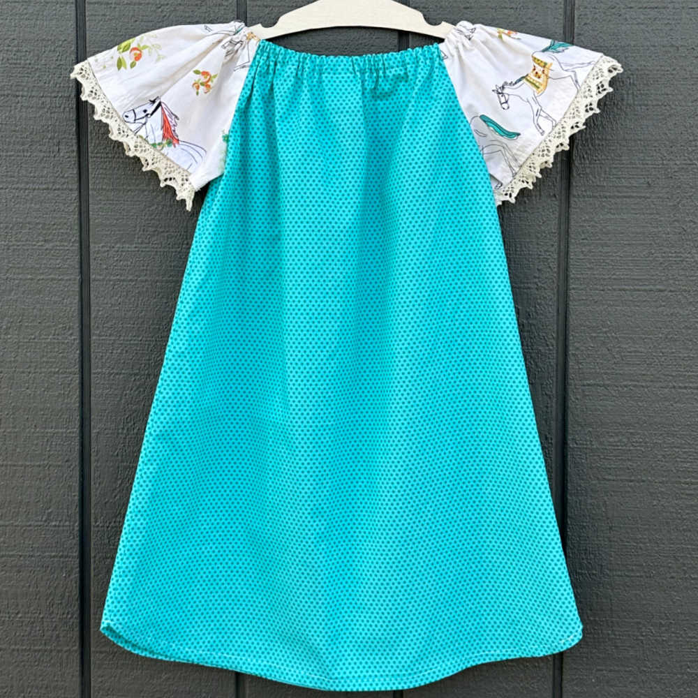 Girls Size 5 Horse Print Flutter Sleeve Dress