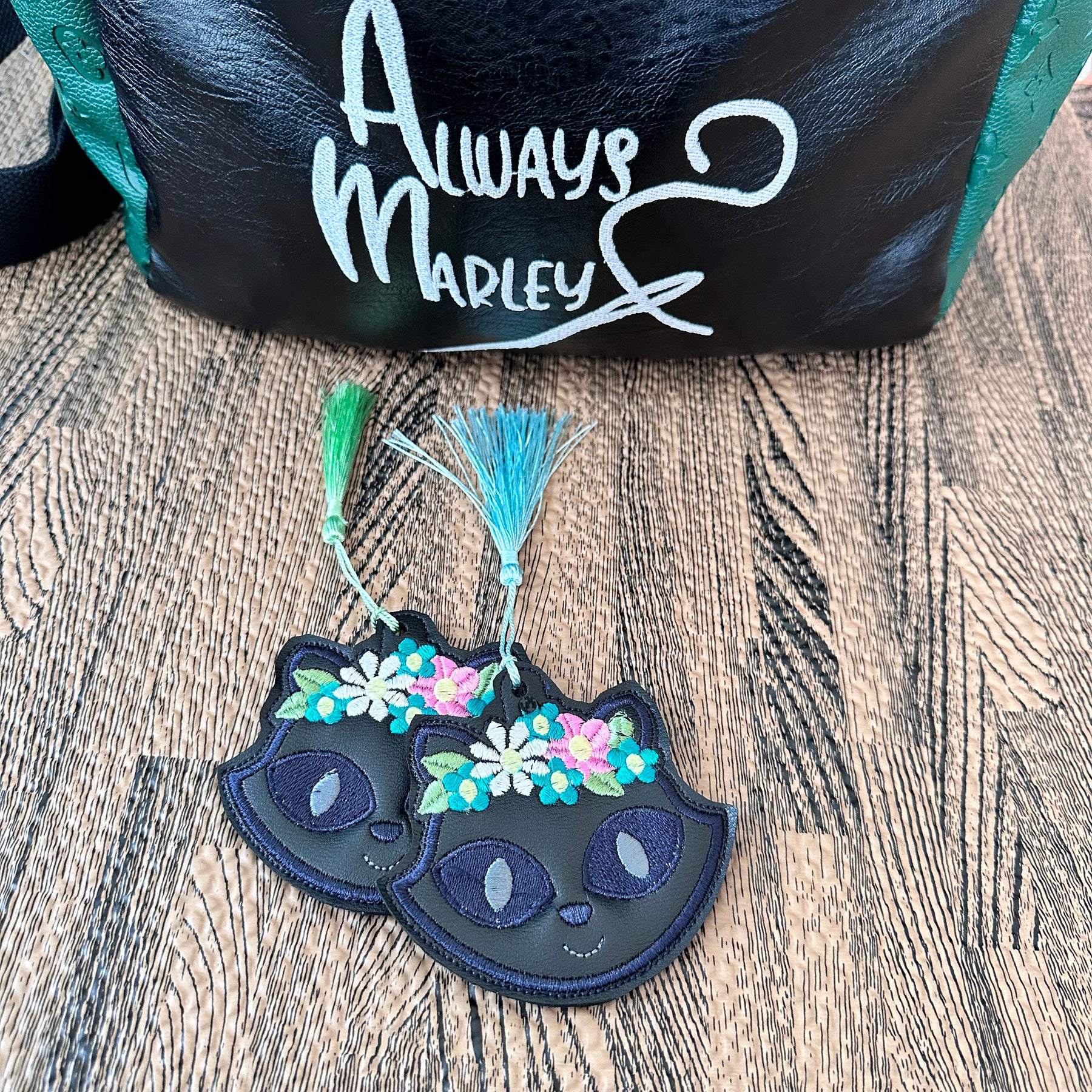 Raccoon tag/bookmark