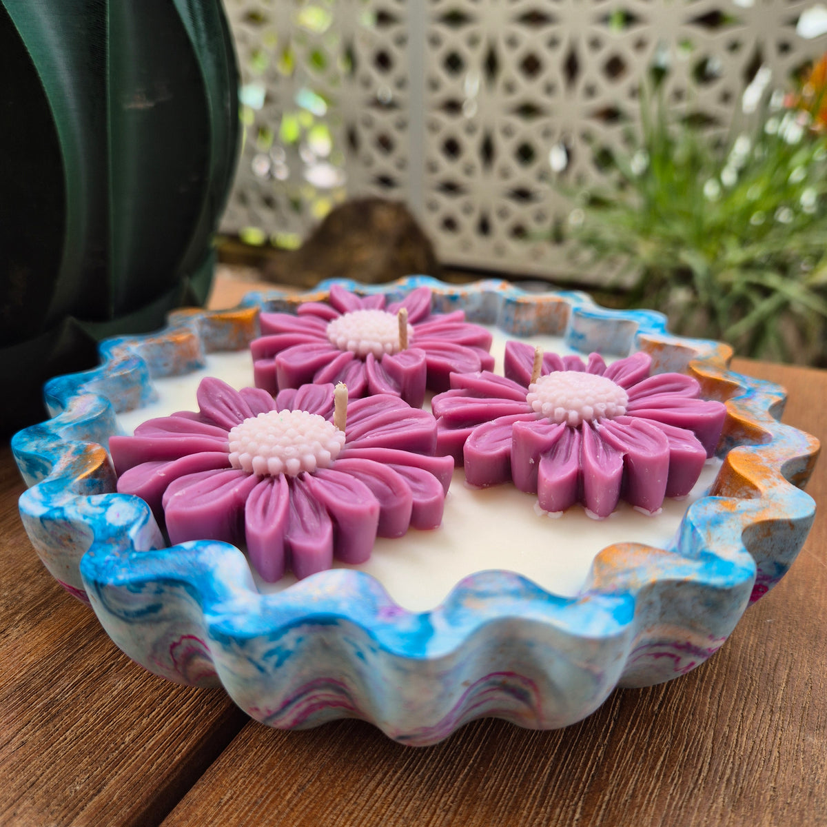 Round fluted concrete bowl candle with black raspberry lime
