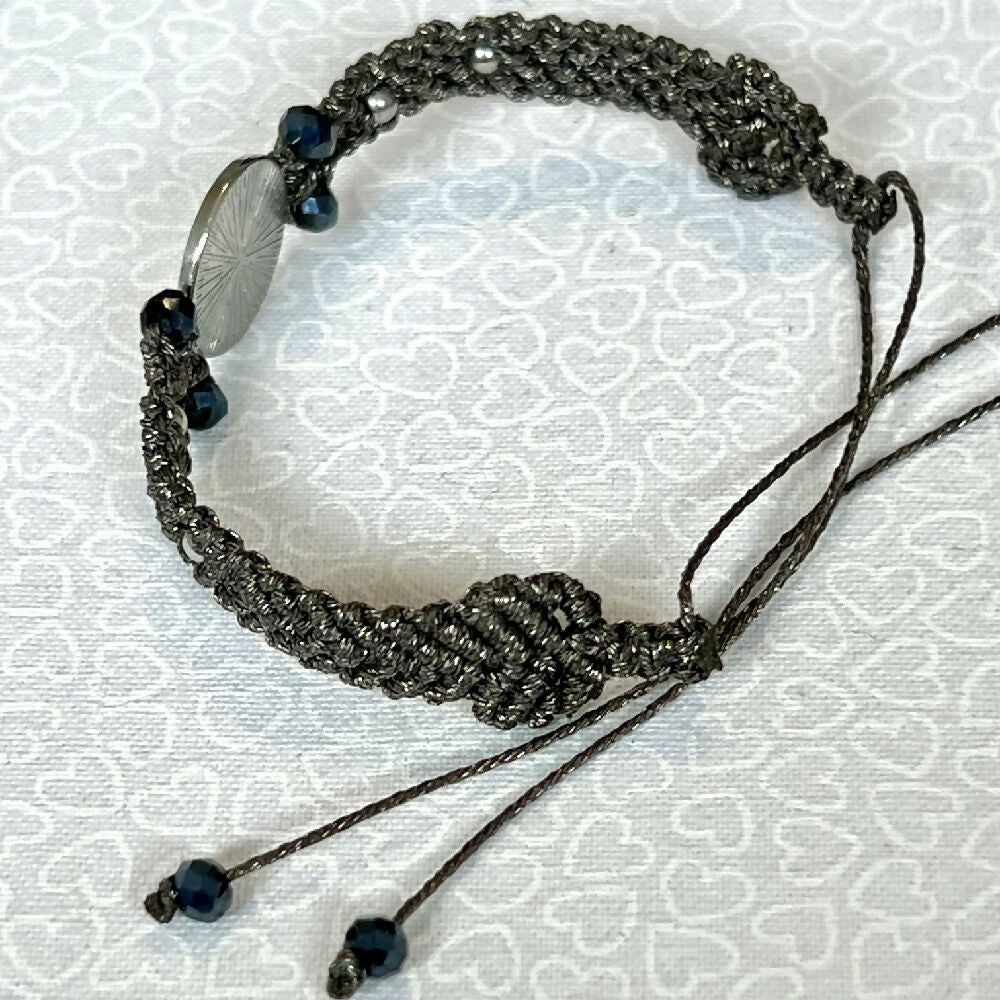 Yin Yang - Metallic Macrame Bracelet