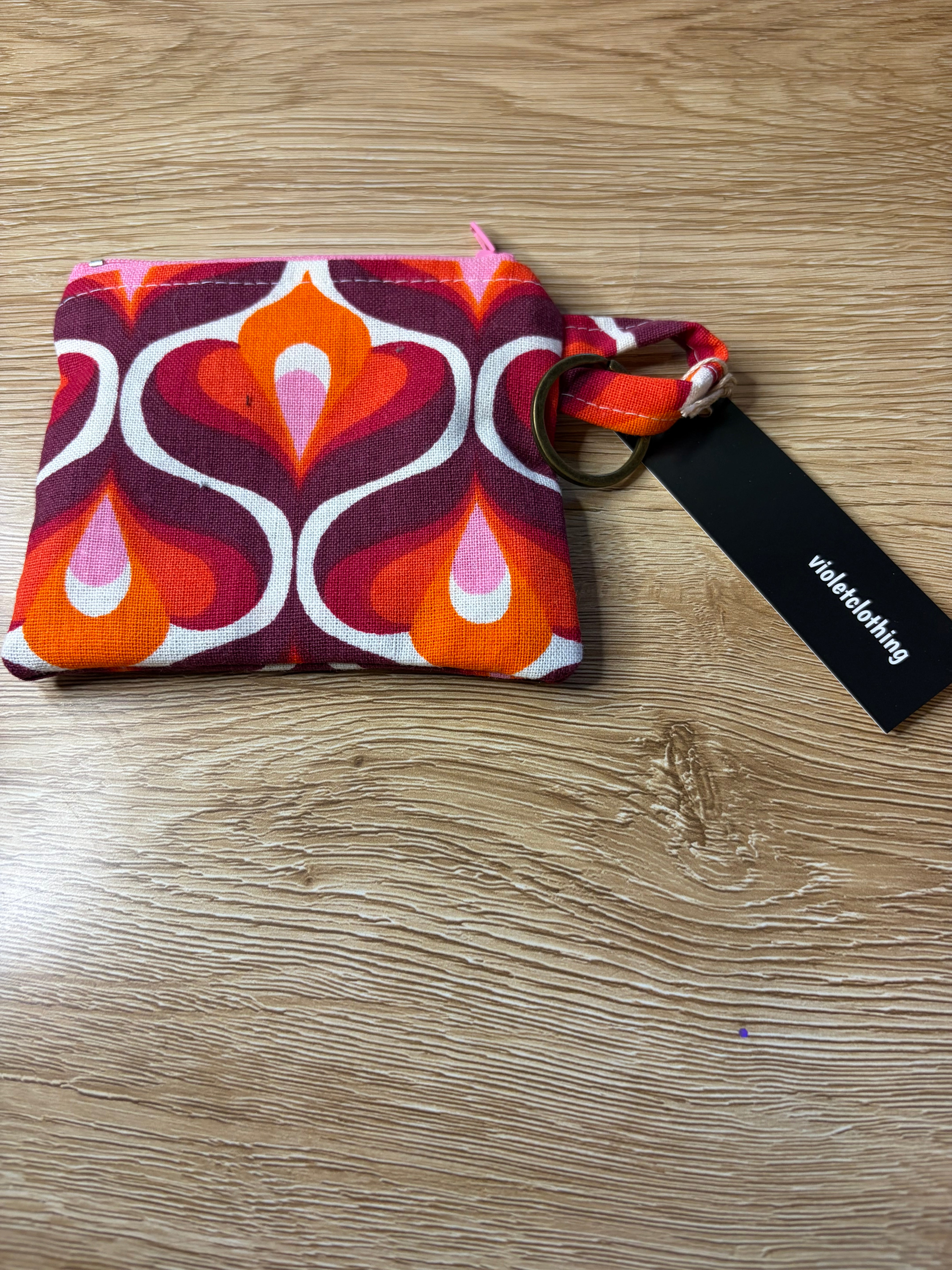 gorgeous white, red and pink vintage fabric lil purse - violetclothing - free postage