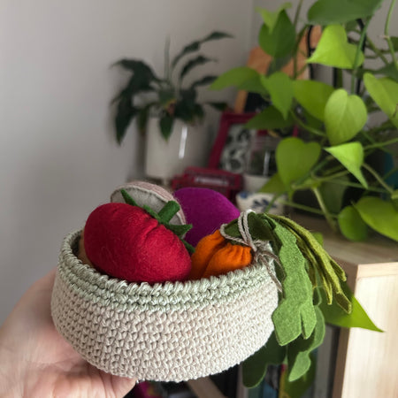 Veggies in a crochet basket, beetroot, felt play food, toddler gift value pack