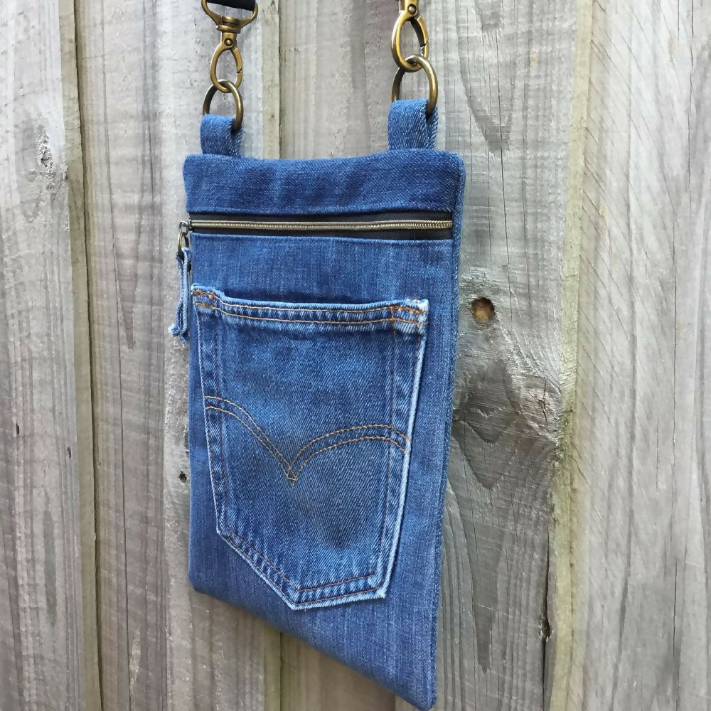 denim_crossbody_03c