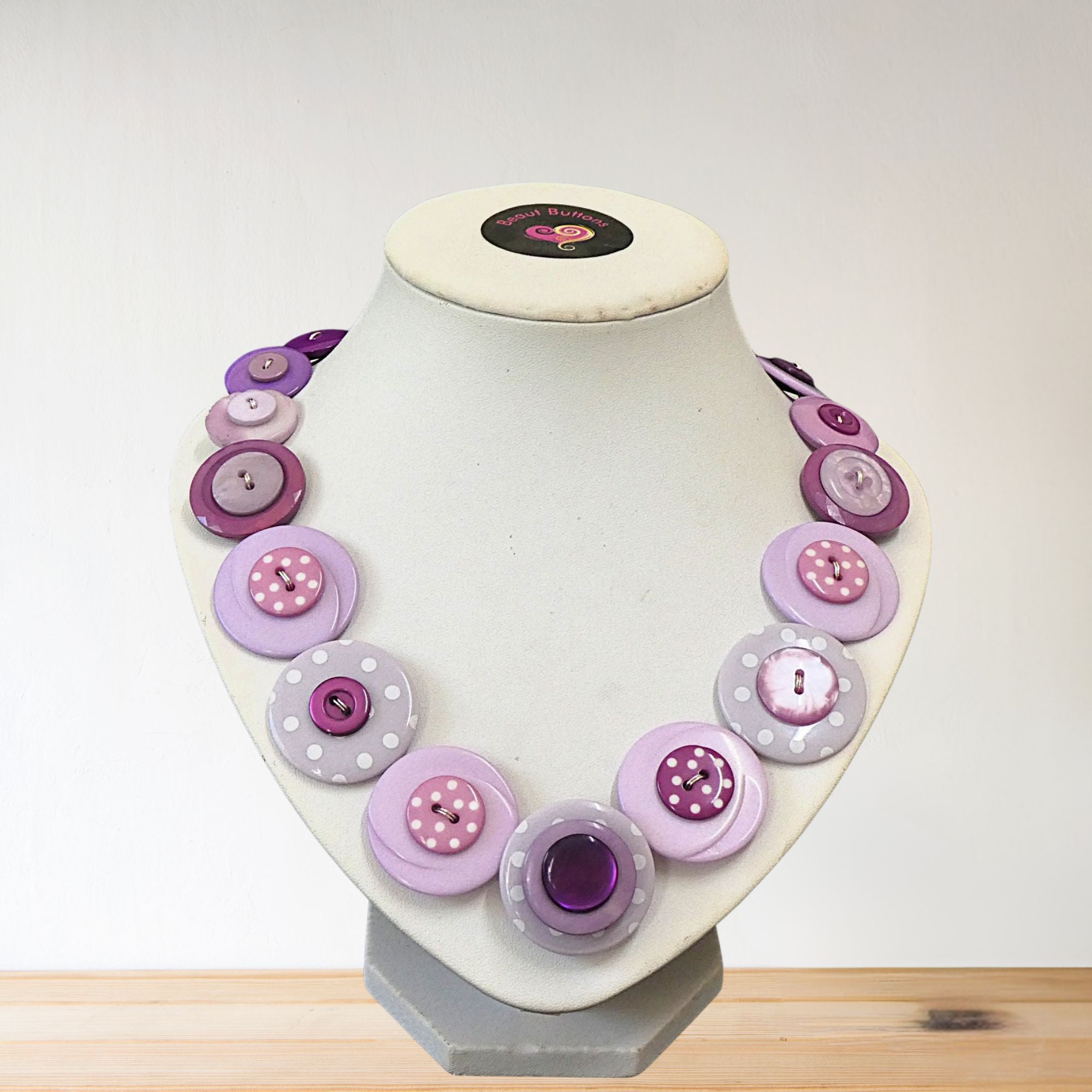 Button necklace - Lilac Delight