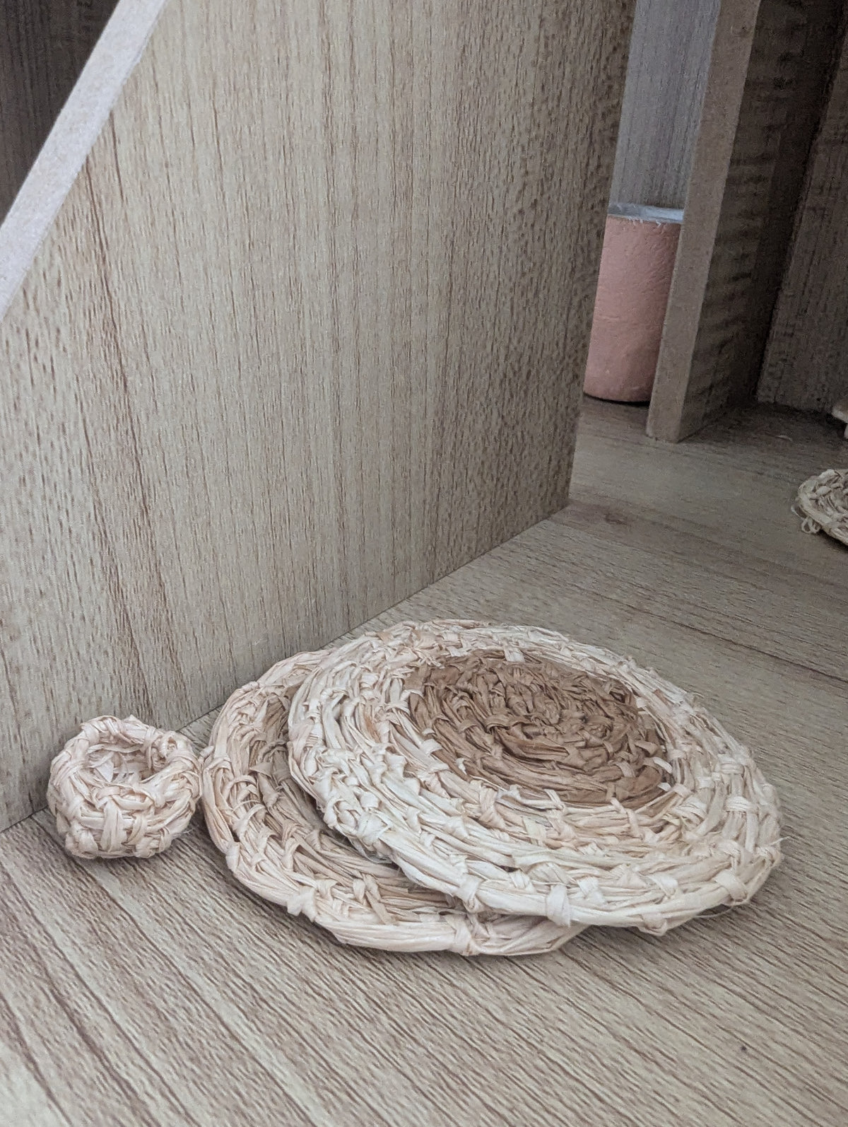 Minature Doll House Natural Floor Mat with Basket   | Natural Woven Raffia Play Decor Set 2 piece
