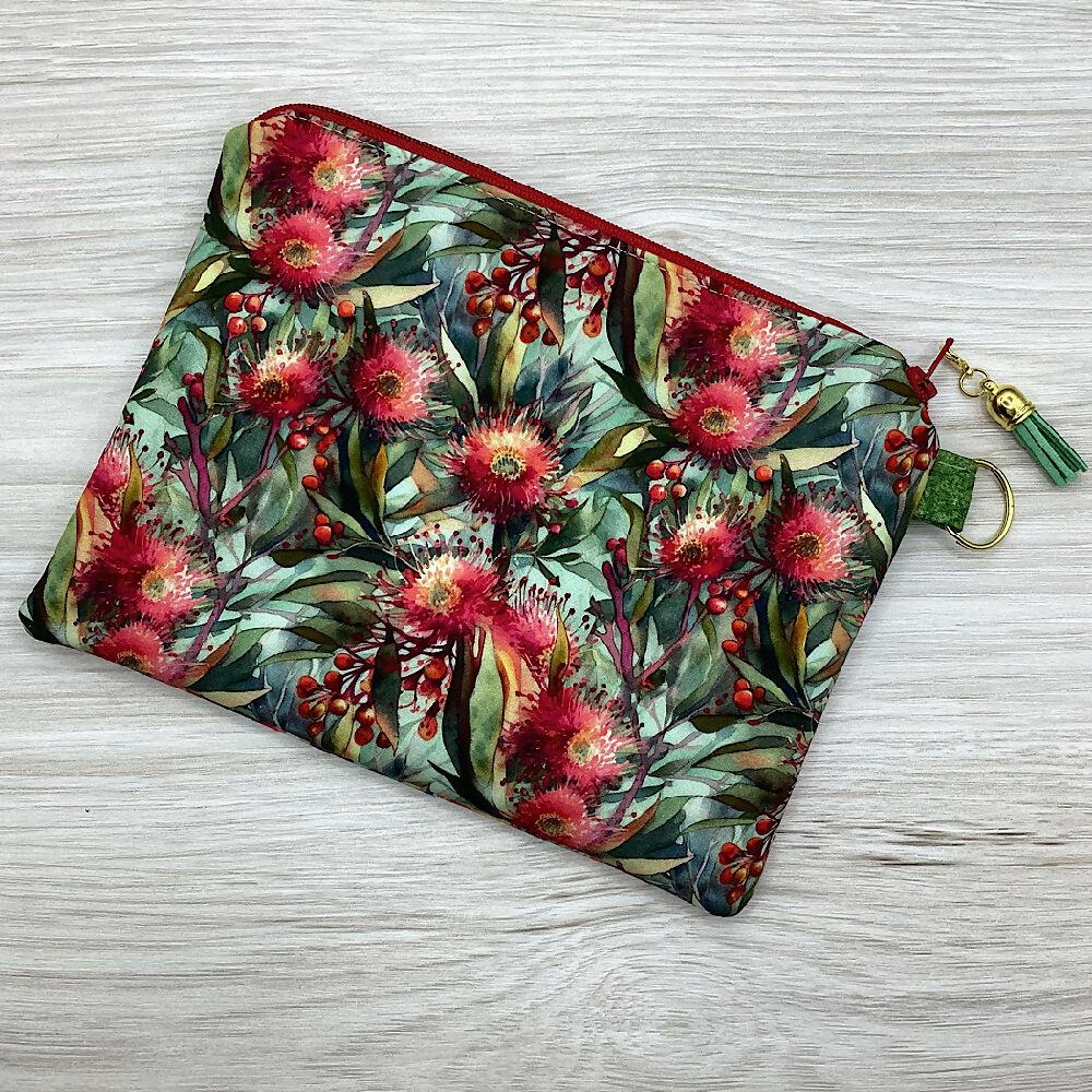 Watercolour wildflowers Zip Pouch (21cm x 16cm) Fully lined, lightly padded