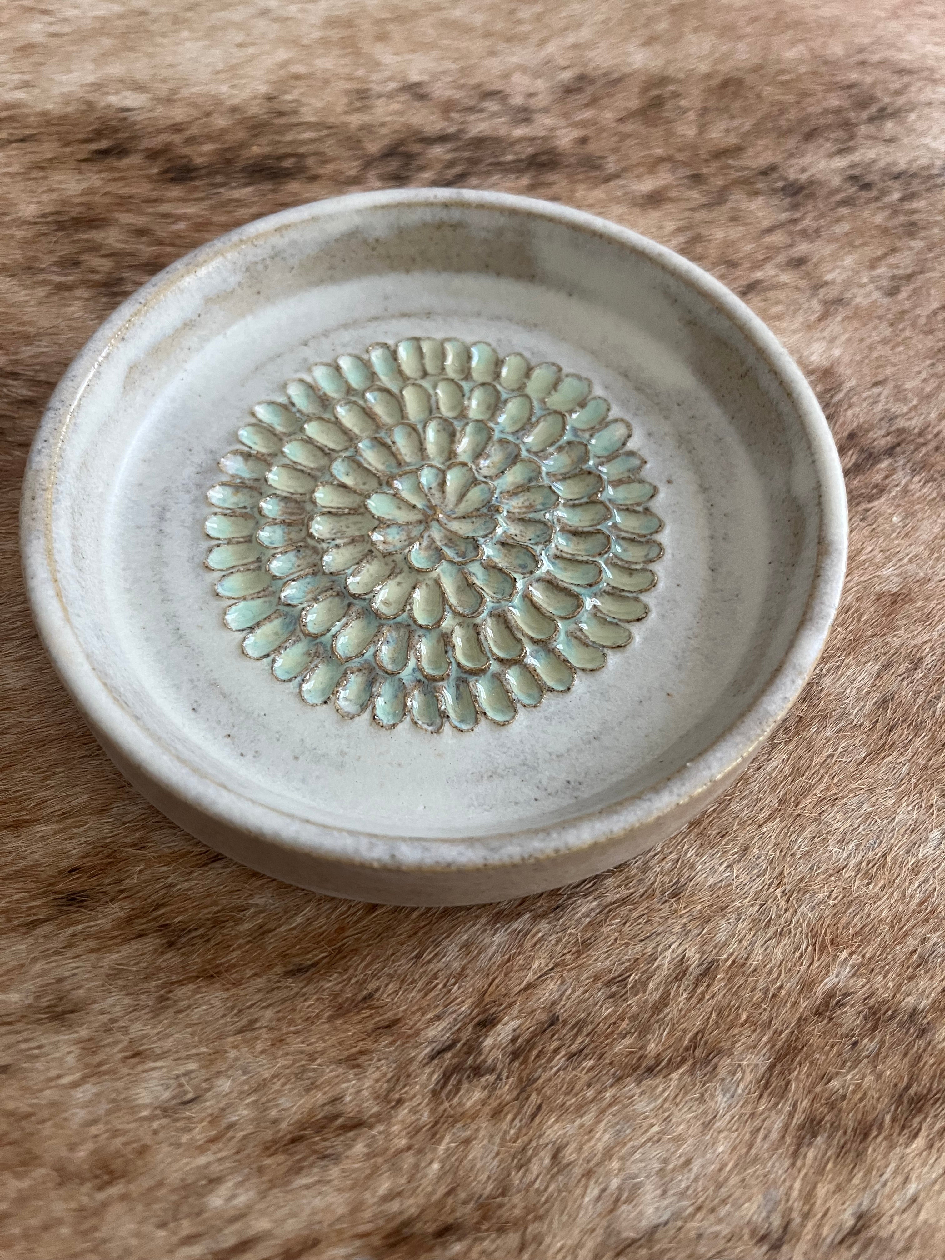 Ceramic grater with Brush