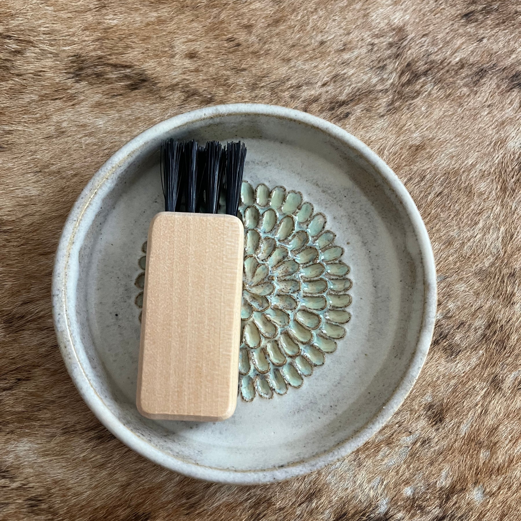 Ceramic grater with Brush