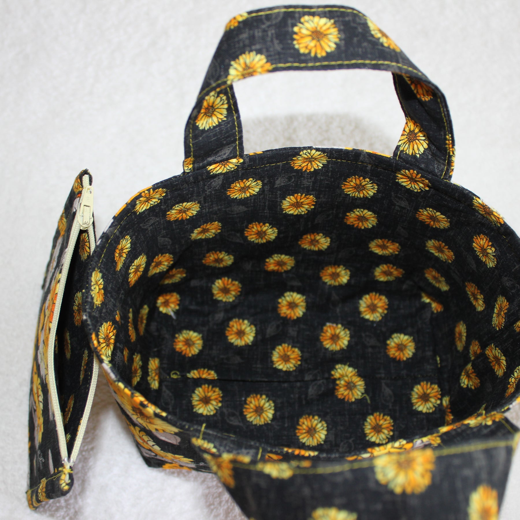 DAISIES – TINY TOTS TOTE BAG RANGE