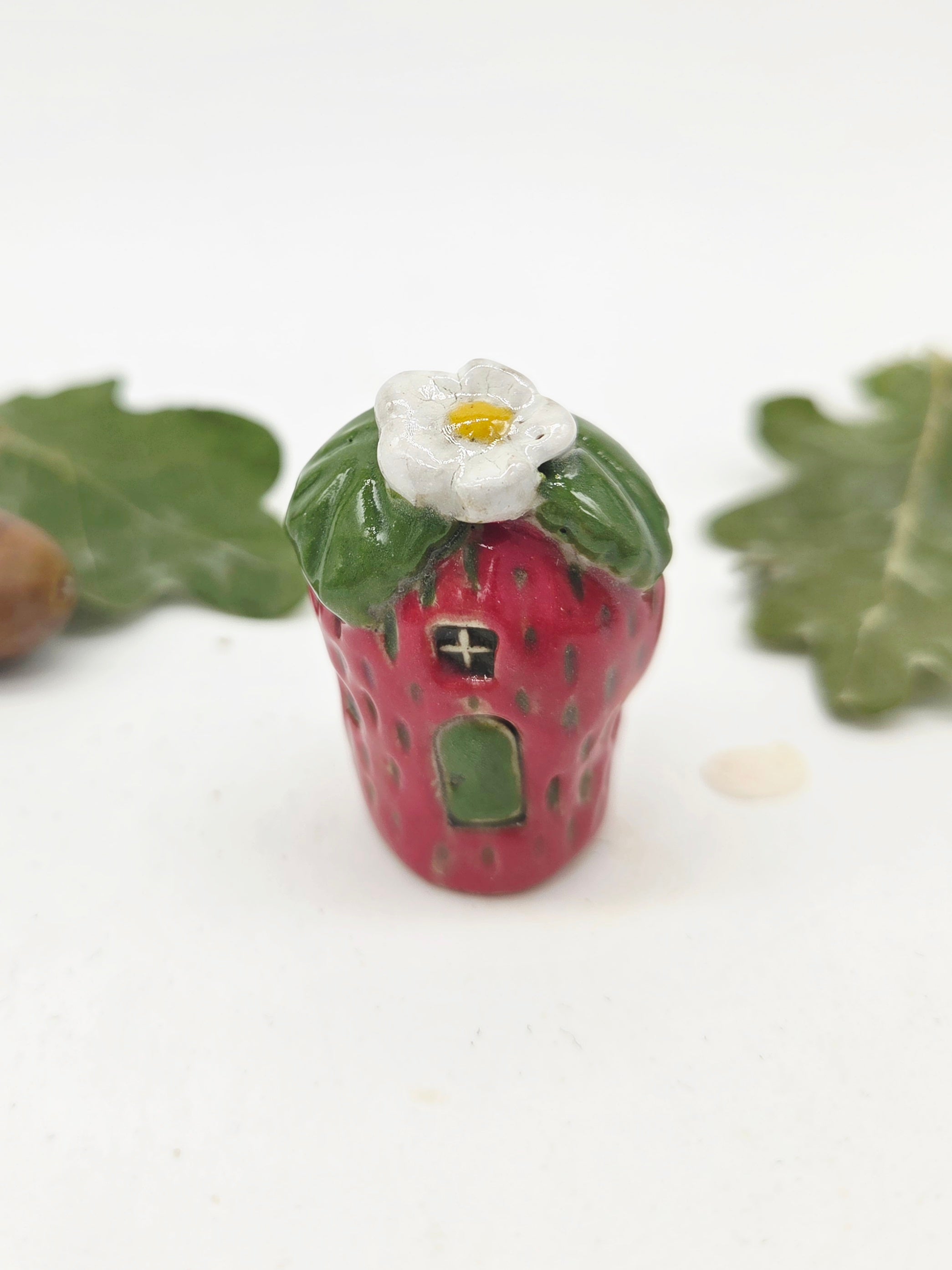 Strawberry Tiny Cottage - Green Door