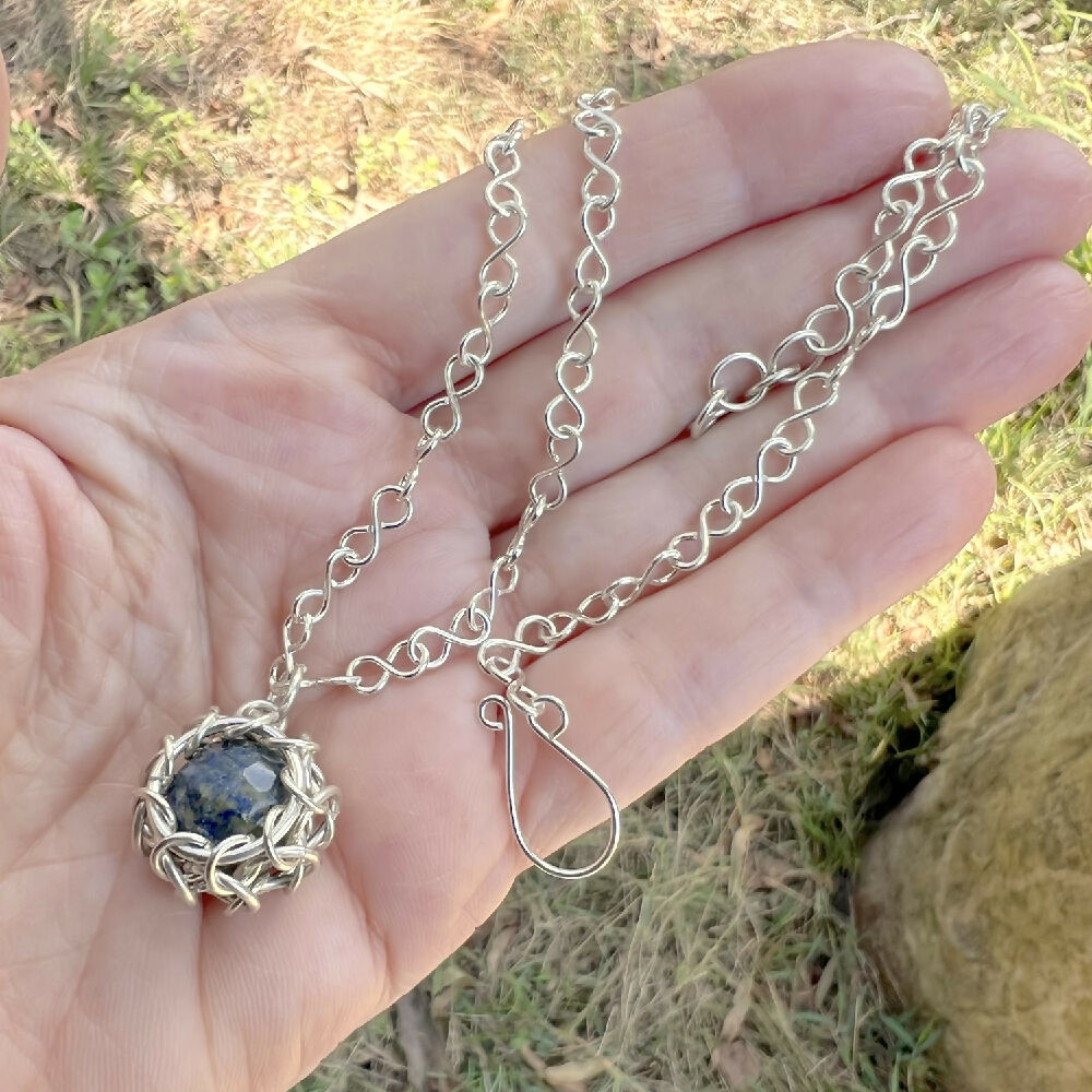 Sterling silver lapis lazuli set detail