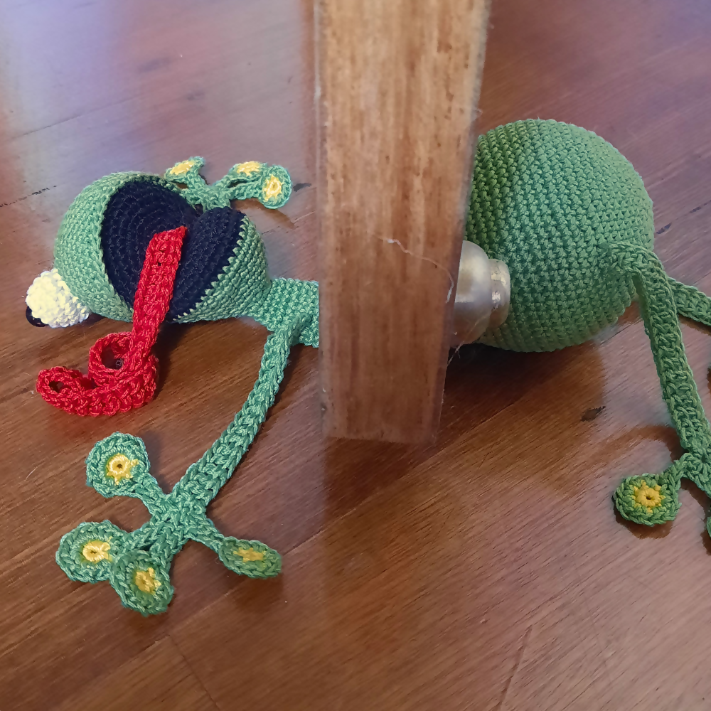 Squashed-Frog-Doorstop-left-full--Australian-made-watch-the-birdy-crochet