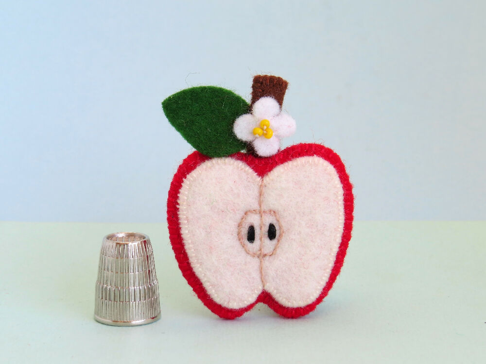 Felt Apple Brooch _ SDC _ 1