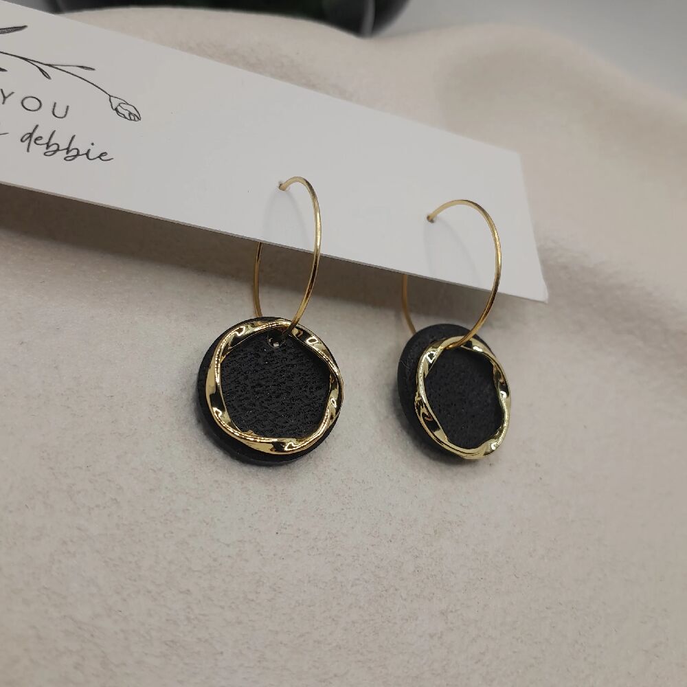 Minimal mini black and gold hoop earrings- twisted circle