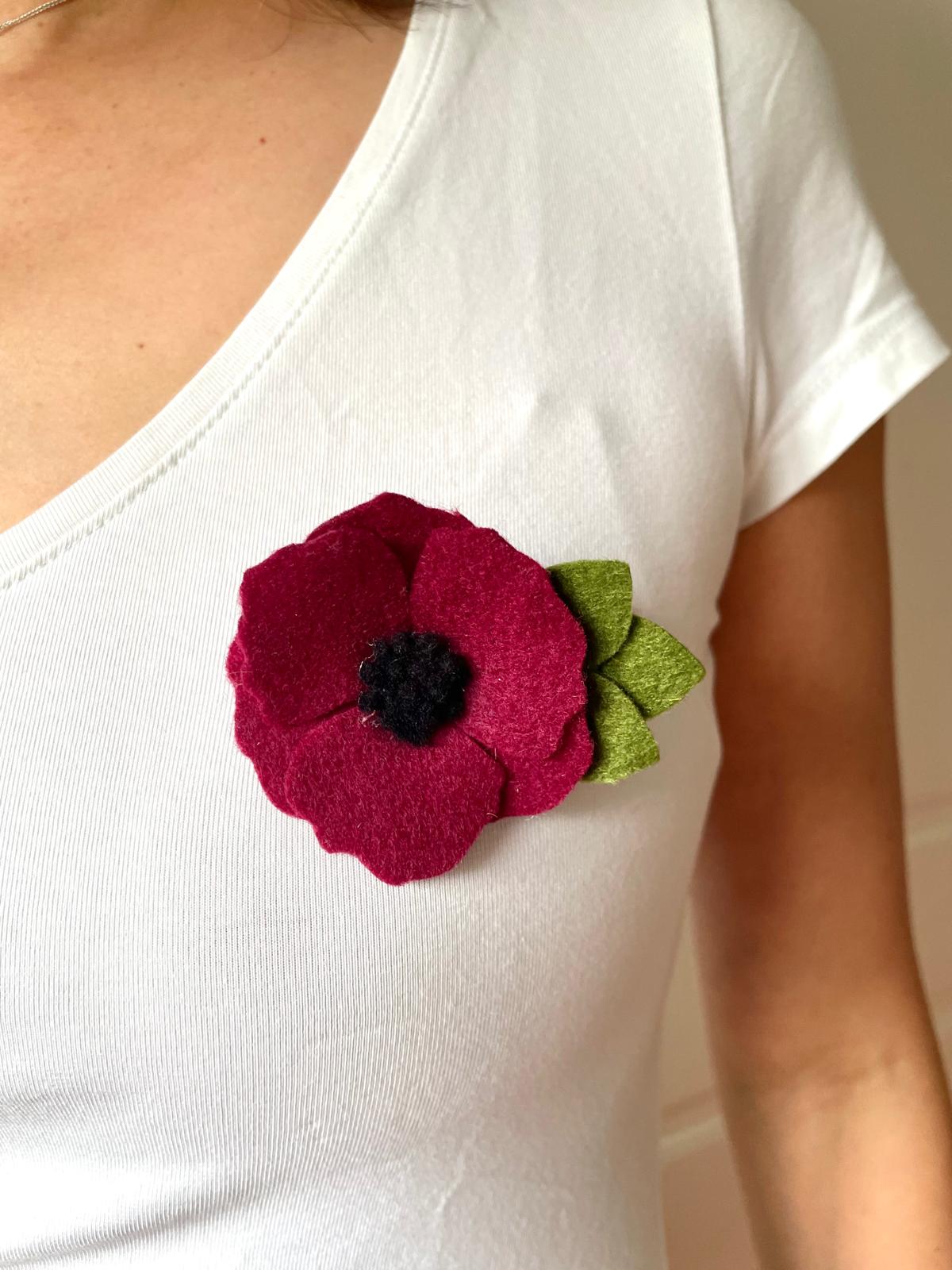 Red Poppy brooch or clip