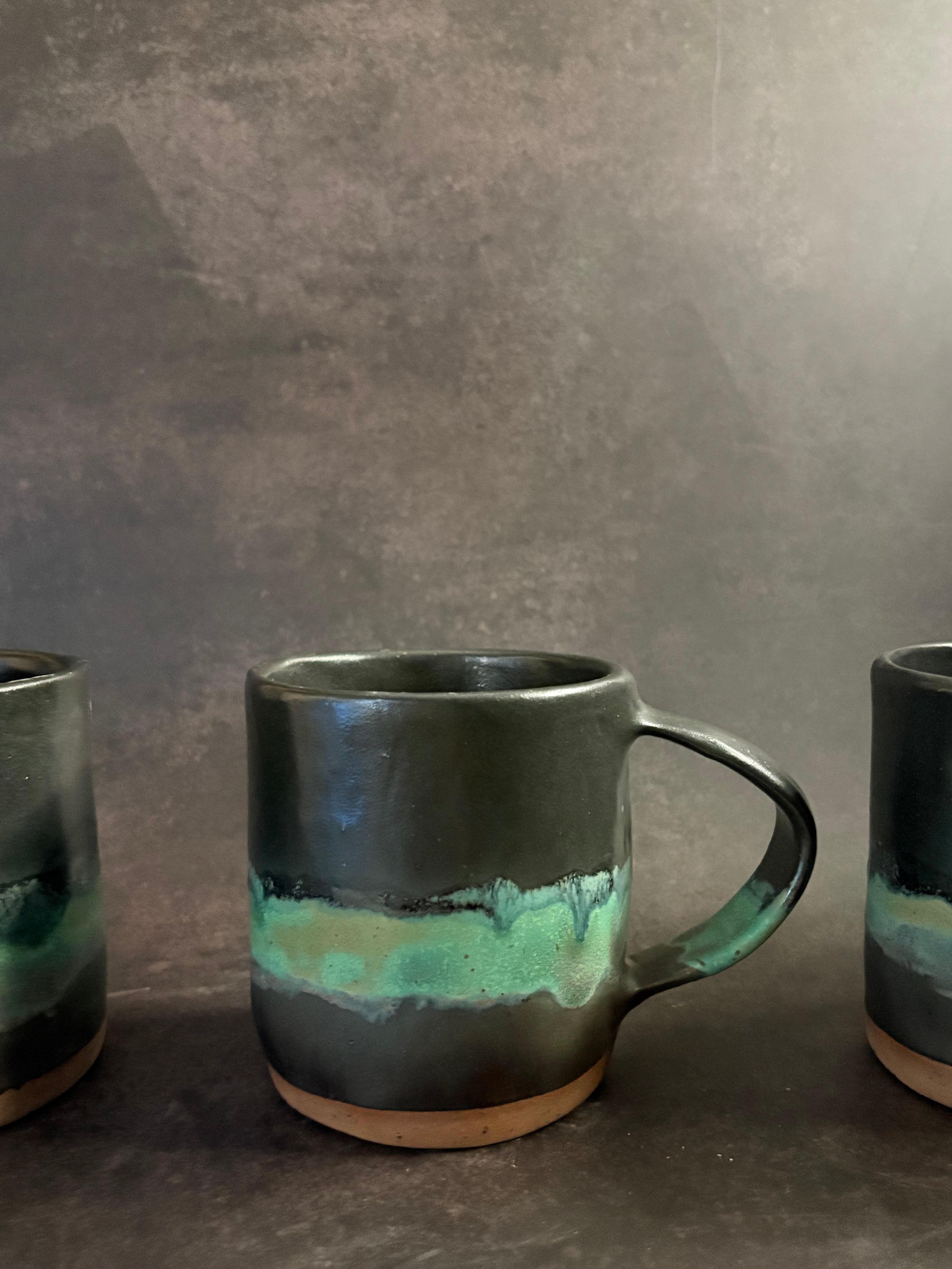 Handmade Designer Ceramic Stoneware Mug with Handle (Approx 330ml or 11oz)
