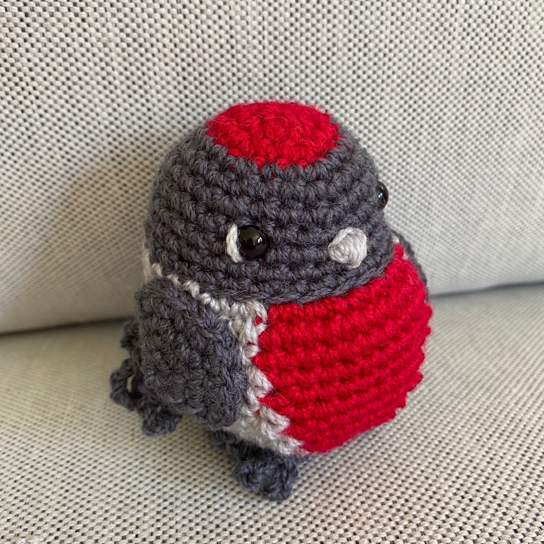 Small & Large Robin Red Breast - crocheted toy
