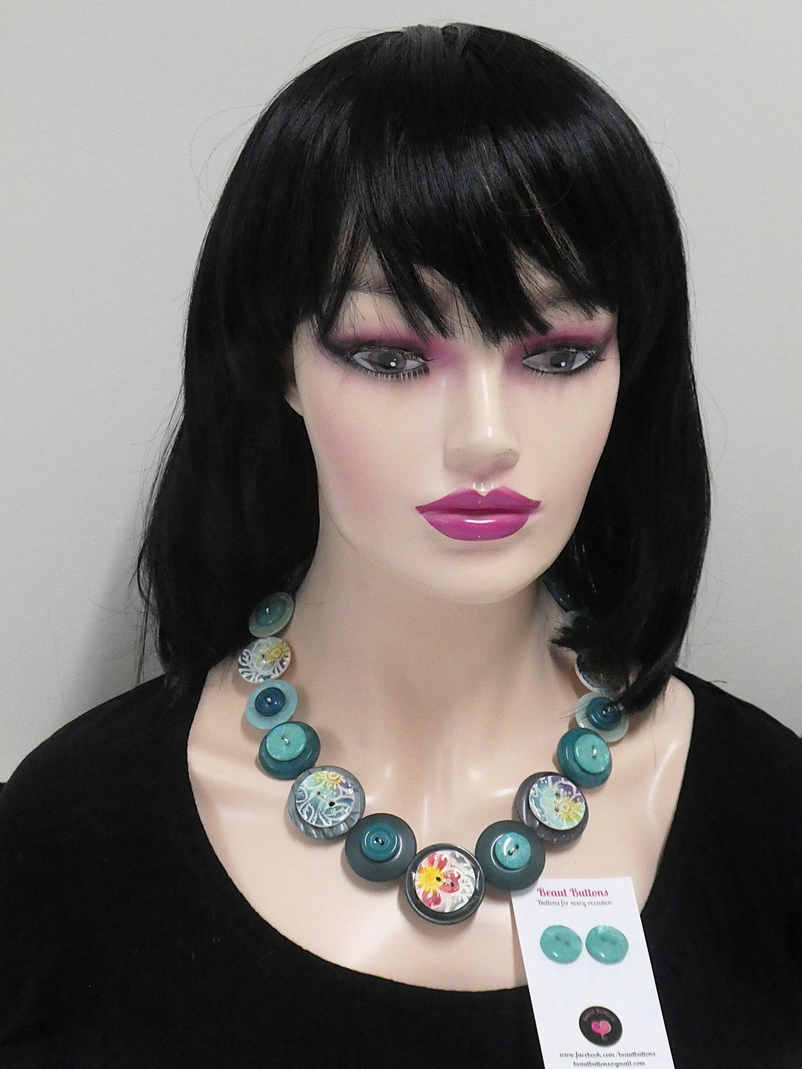 Button necklace and earrings - Blue Lagoon