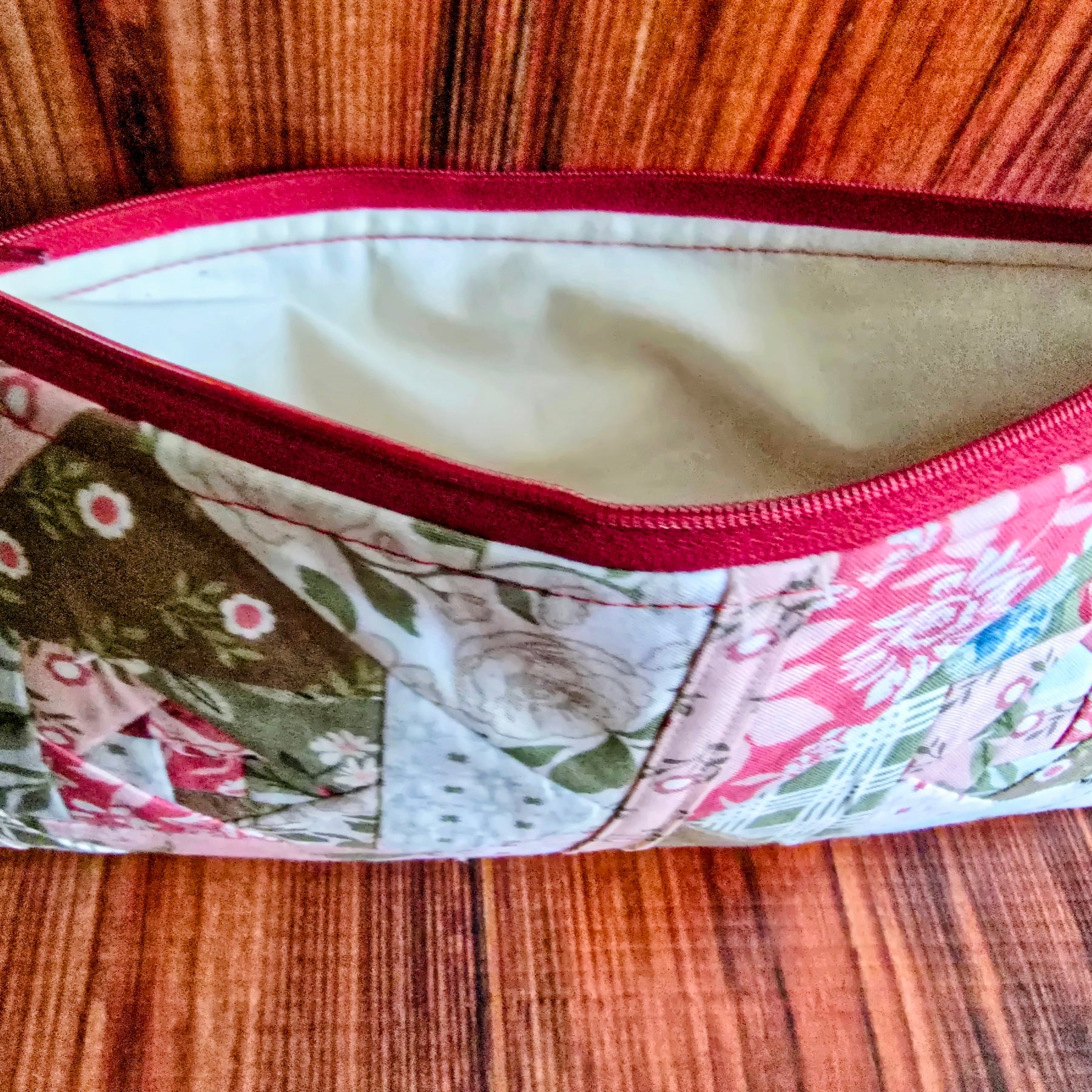 Handmade | Scrappy | Zippered pouch