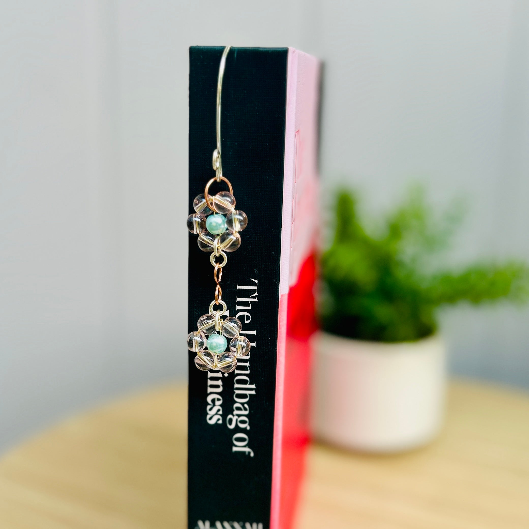 Daisy Bookmark . Silver Plated Copper Wire . Book Lover