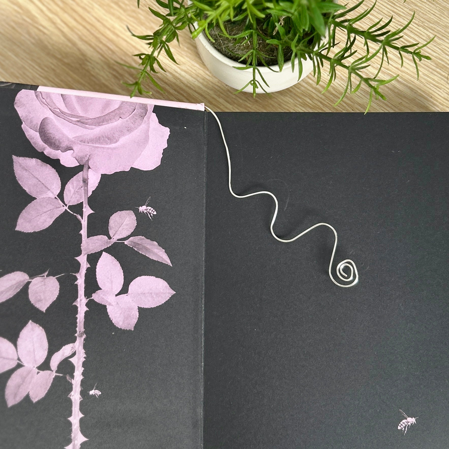 Daisy Bookmark . Silver Plated Copper Wire . Book Lover