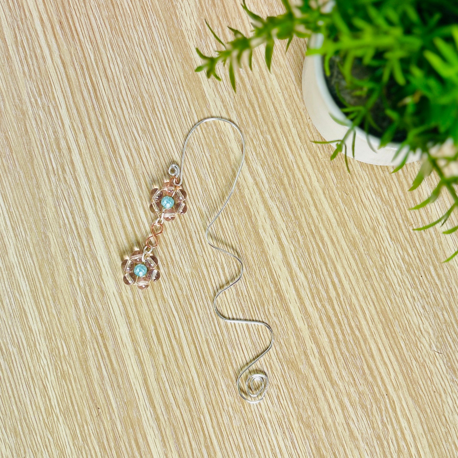 Daisy Bookmark . Silver Plated Copper Wire . Book Lover