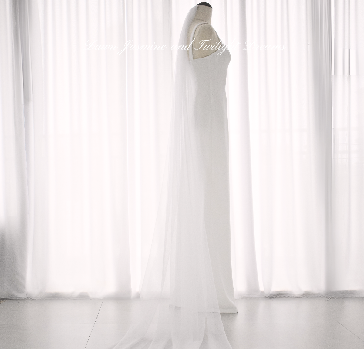 Minimalist Raw Edge Bridal Veil | The Audrey