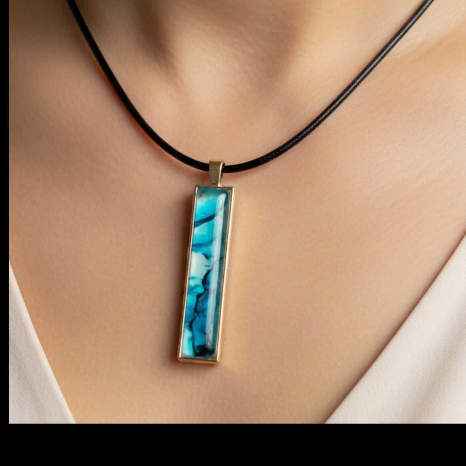 Teal Alcohol Ink Pendant Necklace – Wearable Art
