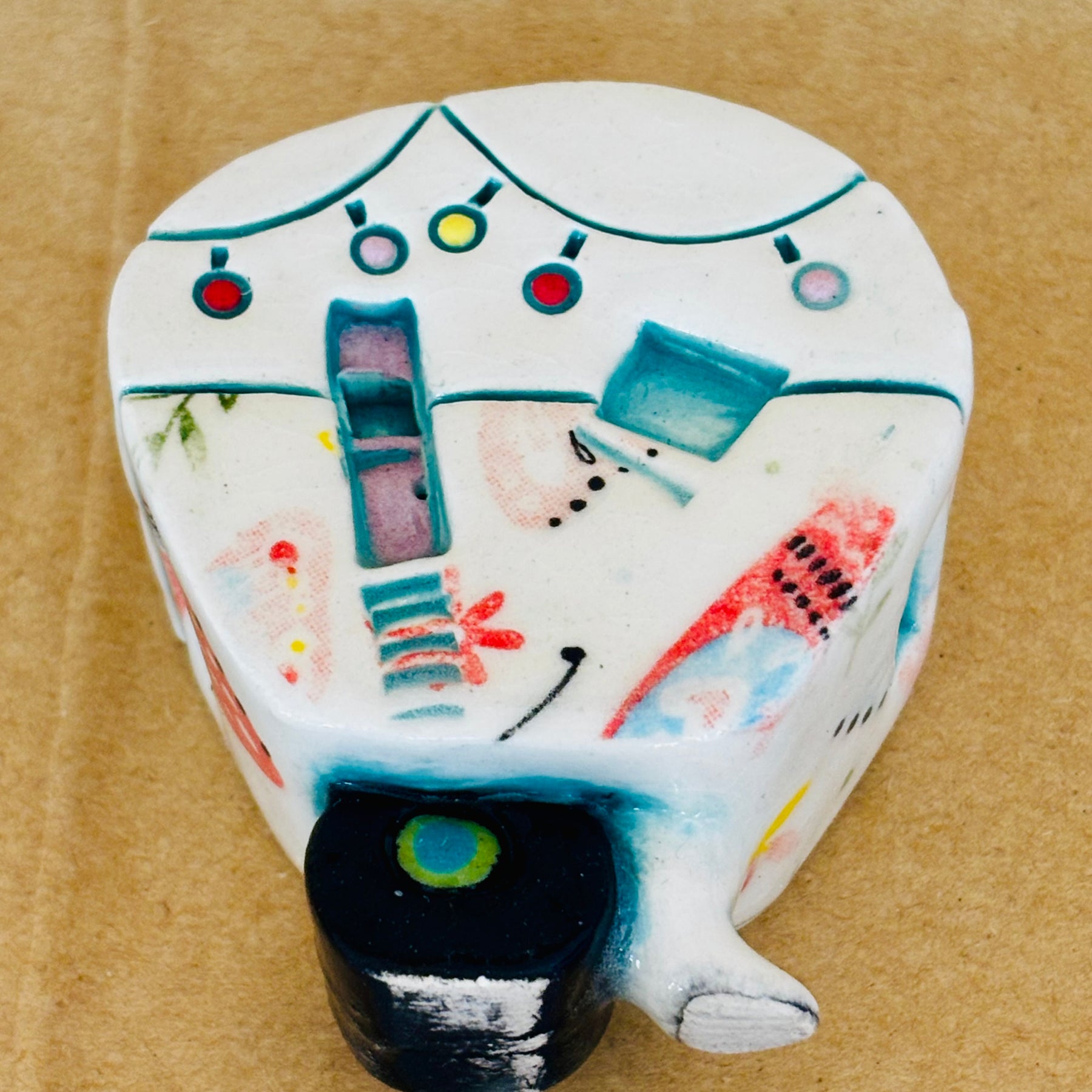 Small Retro Collectable Ceramic Caravan 1