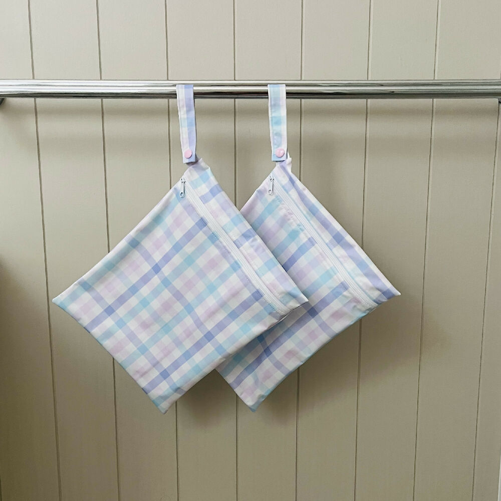 Water-resistant wet bags - Lilac Blue Gingham (JacSlade)