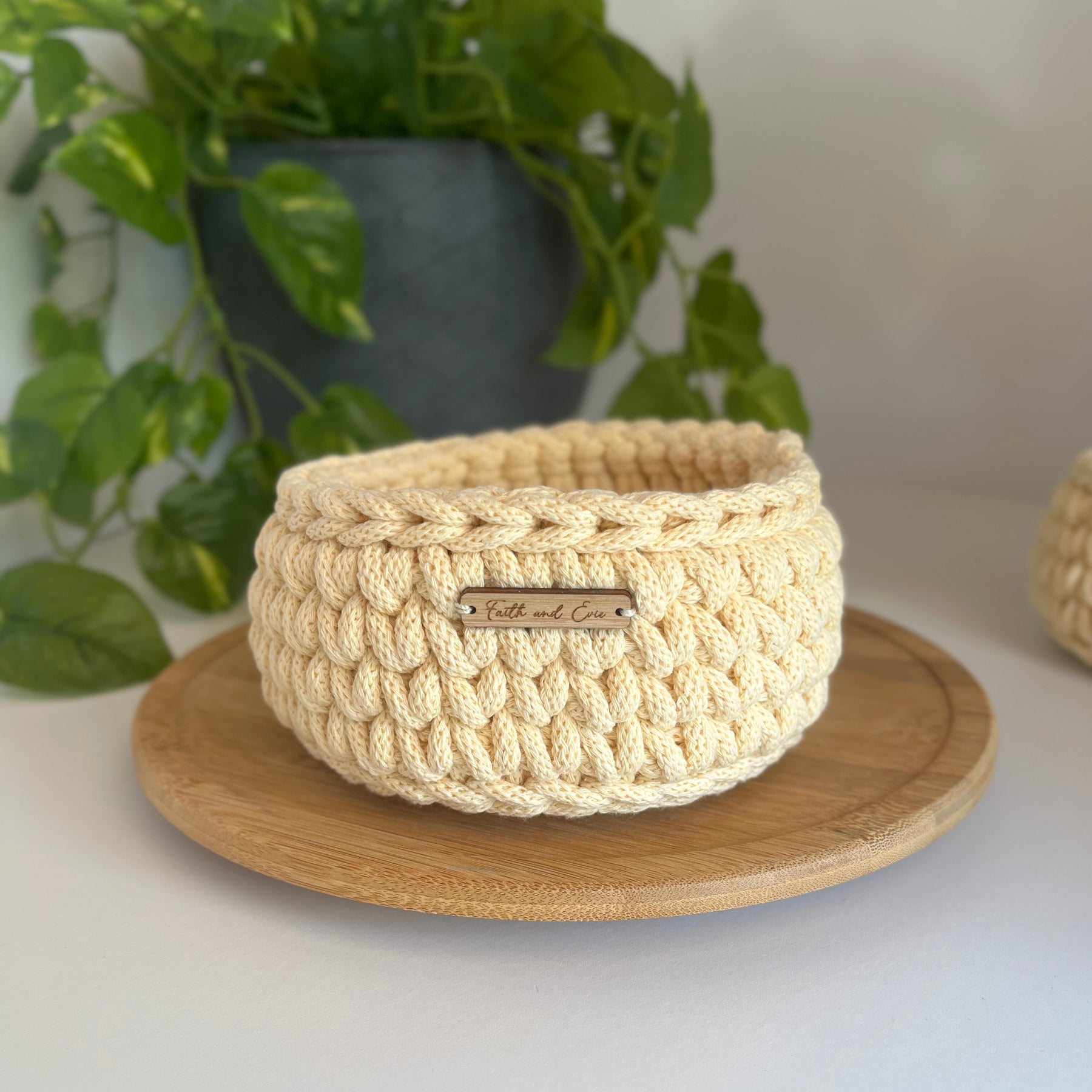 Crochet basket - small - colour Butter