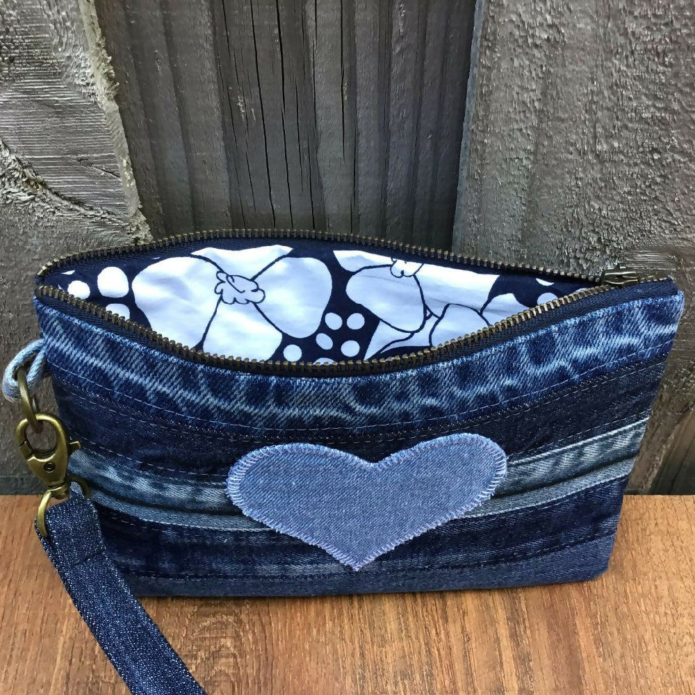 upcycled_denim_purse_50d