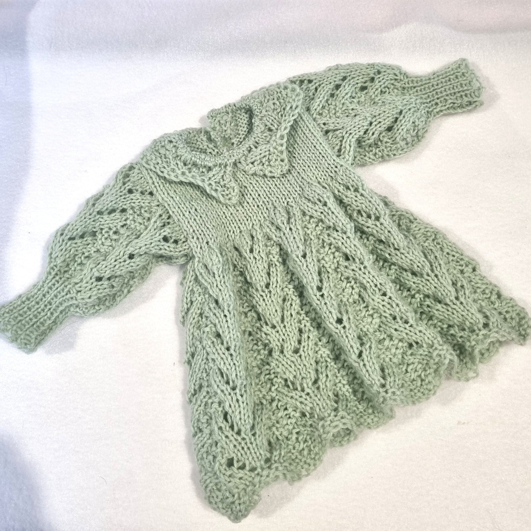 Hand knitted 3 piece Reborn Baby/Premmie hand knitted outfit - Newborn gift set - BB01