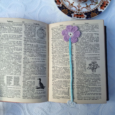 Bookmark Forget Me Not Mauve Flower with heart leaf in Crochet