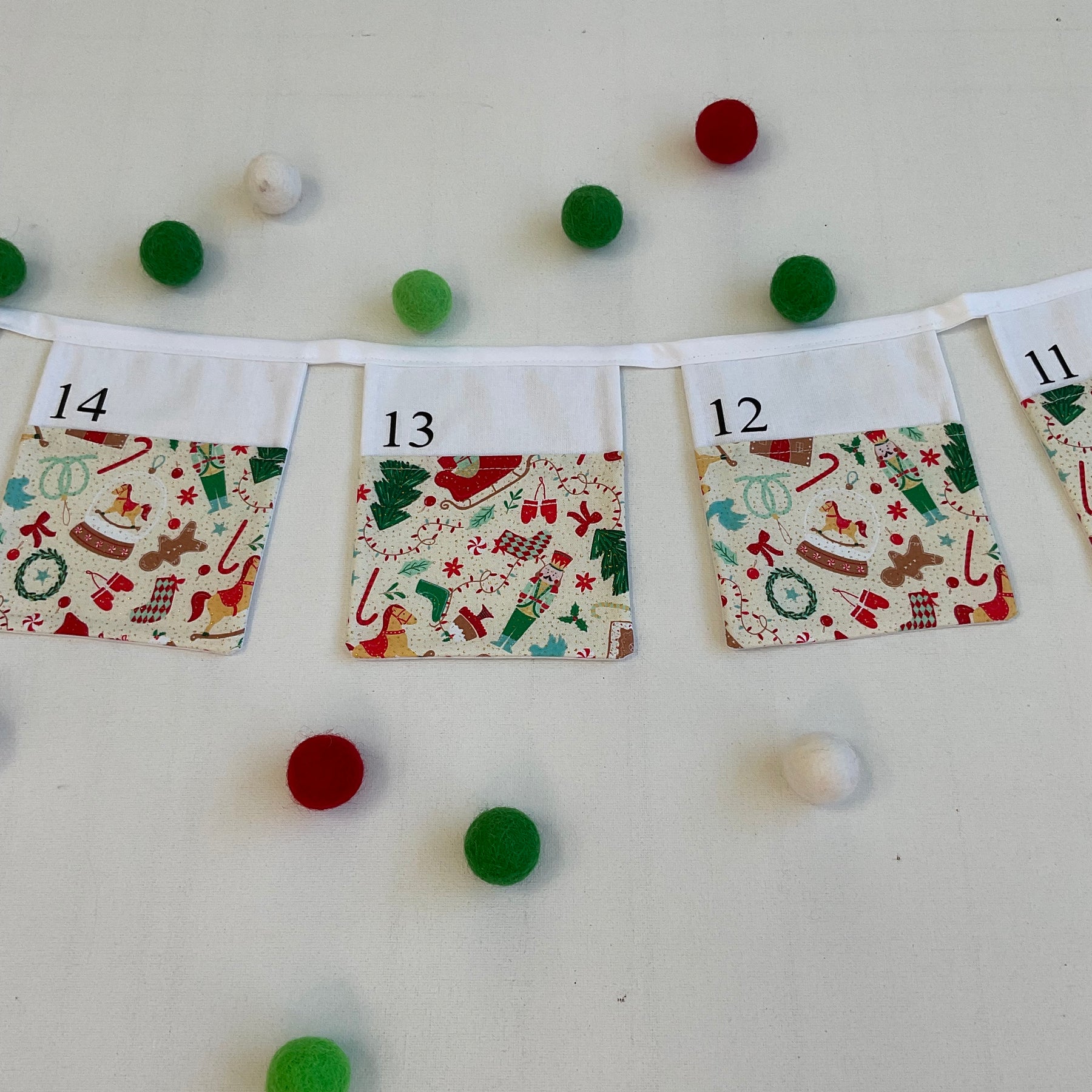 Advent Calendar Bunting - Traditional Christmas