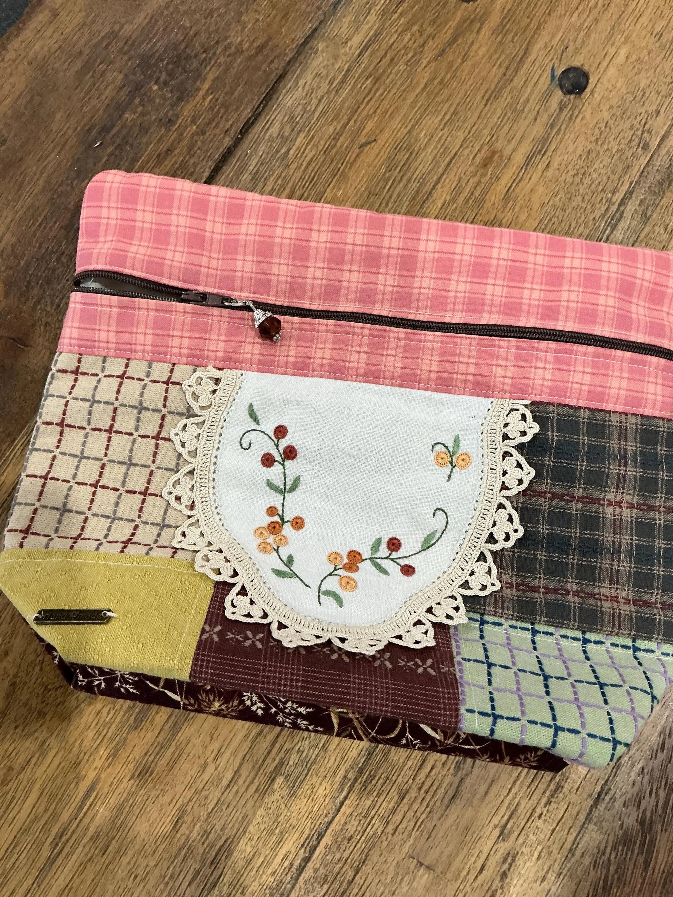 VINTAGE TREASURES - Small bag / pouch