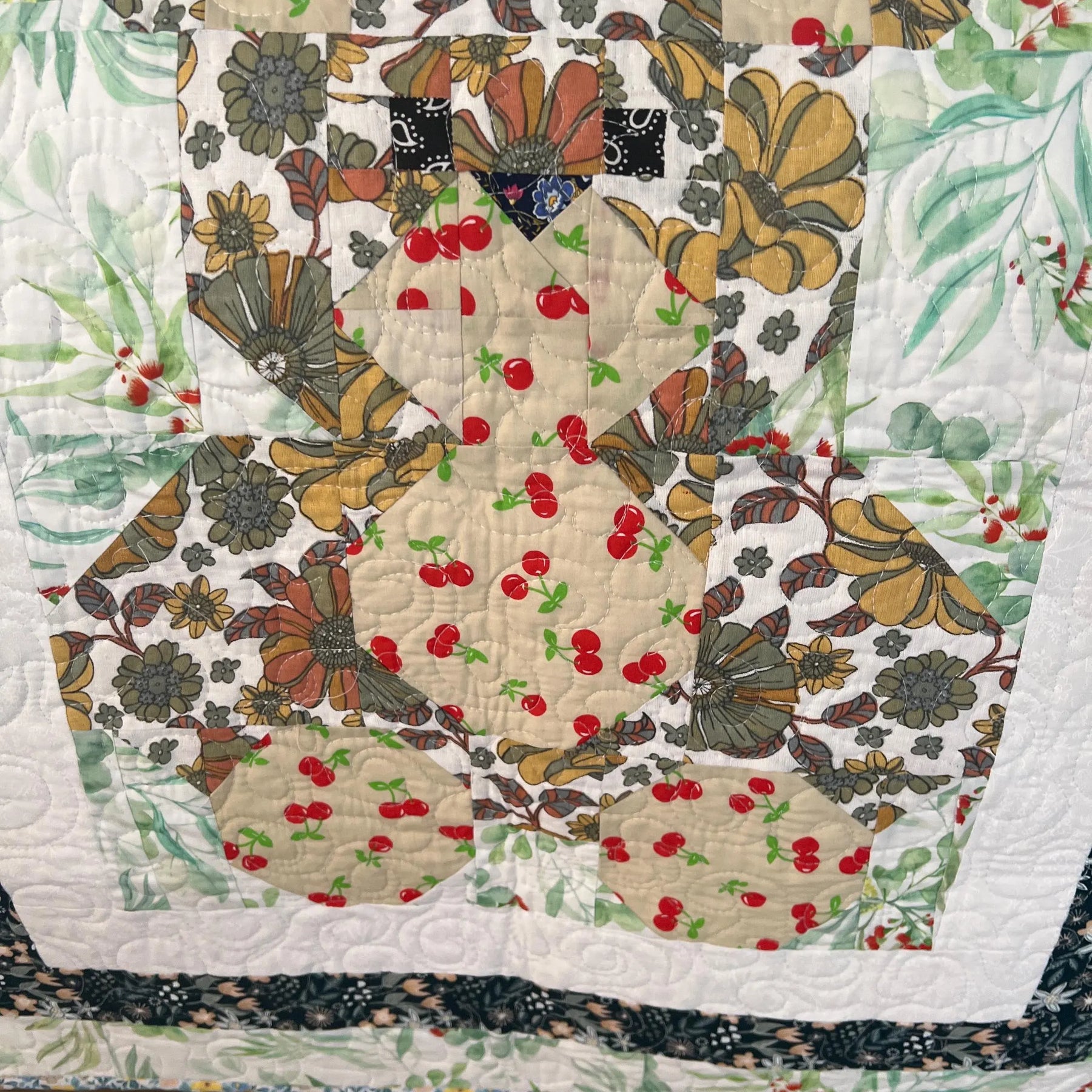 Handmade Teddy Bear Baby Quilt: Soft Cotton Nursery Blanket