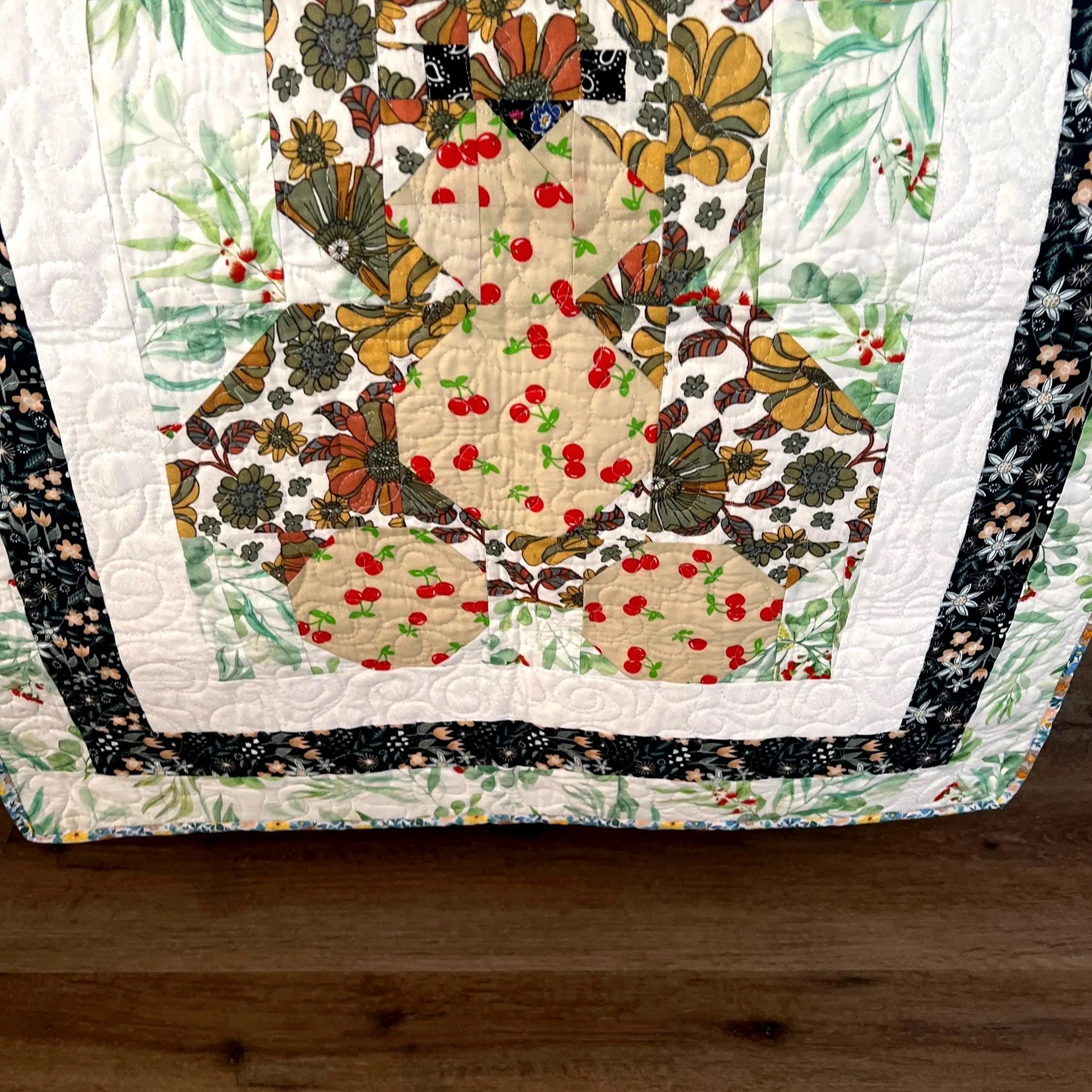 Handmade Teddy Bear Baby Quilt: Soft Cotton Nursery Blanket
