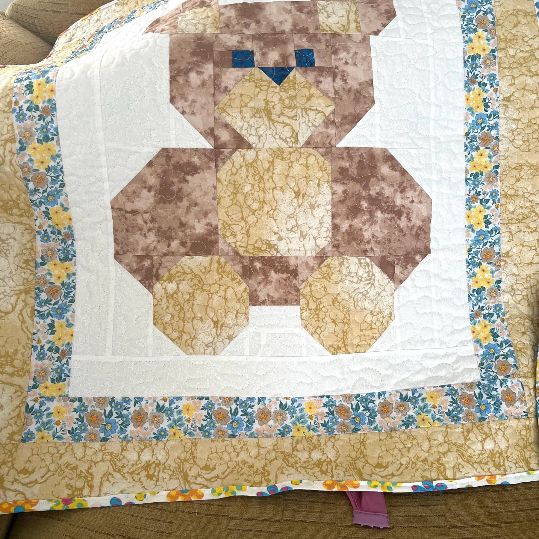 Handmade Teddy Bear Baby Quilt: Soft Cotton Nursery Blanket