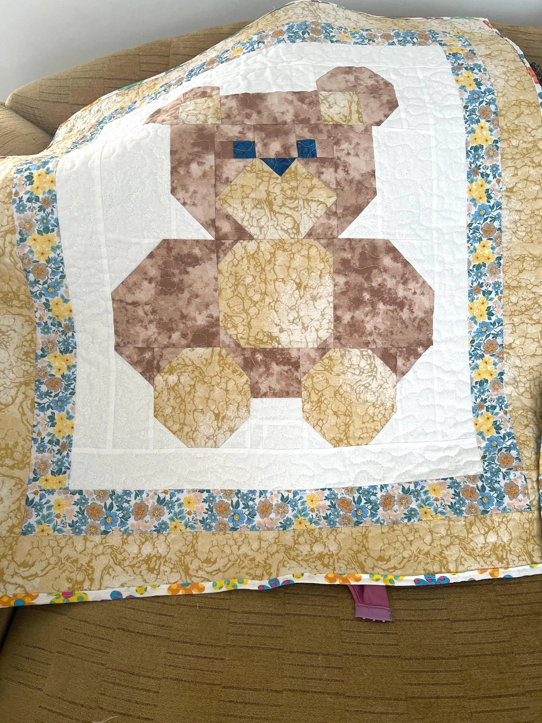 Handmade Teddy Bear Baby Quilt: Soft Cotton Nursery Blanket