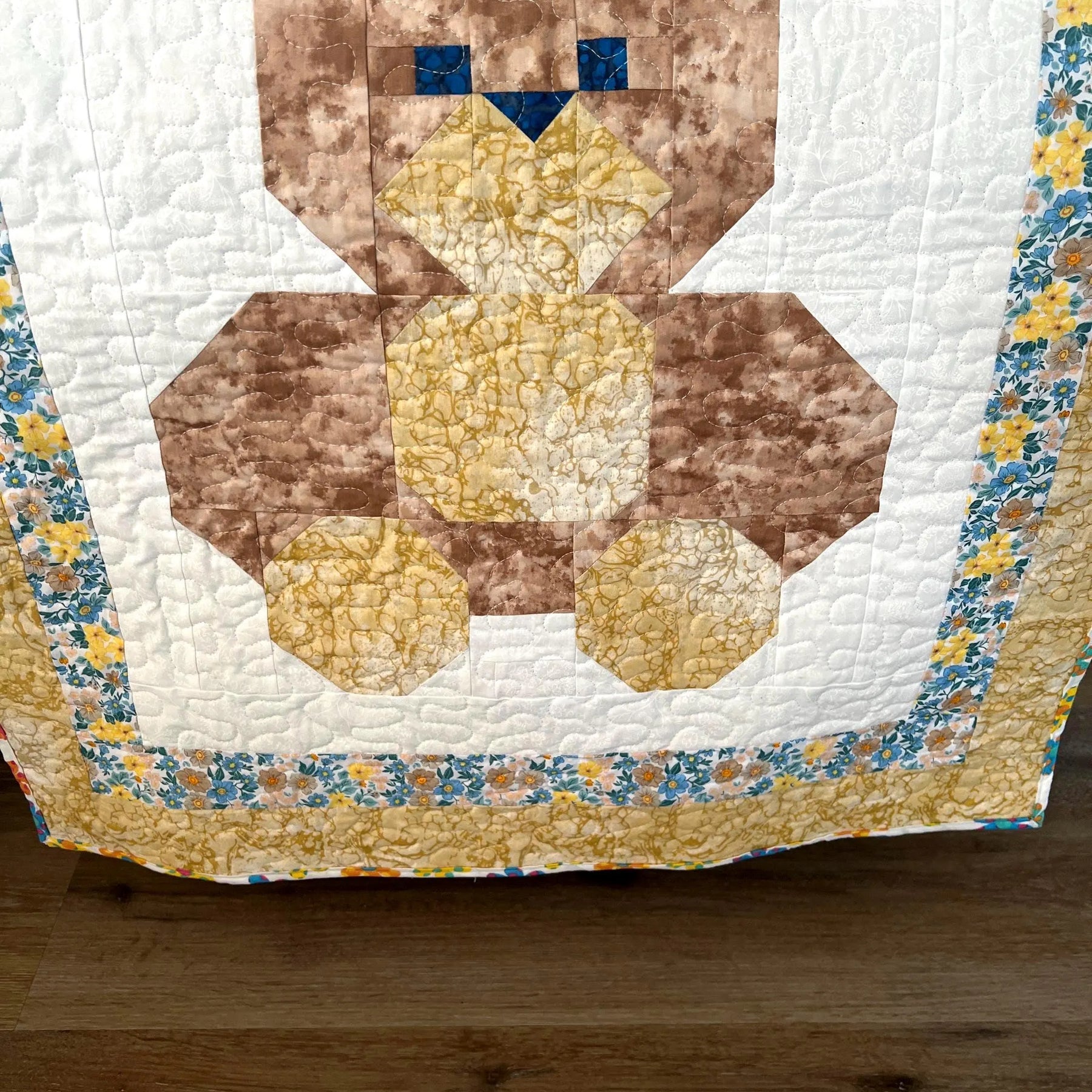 Handmade Teddy Bear Baby Quilt: Soft Cotton Nursery Blanket