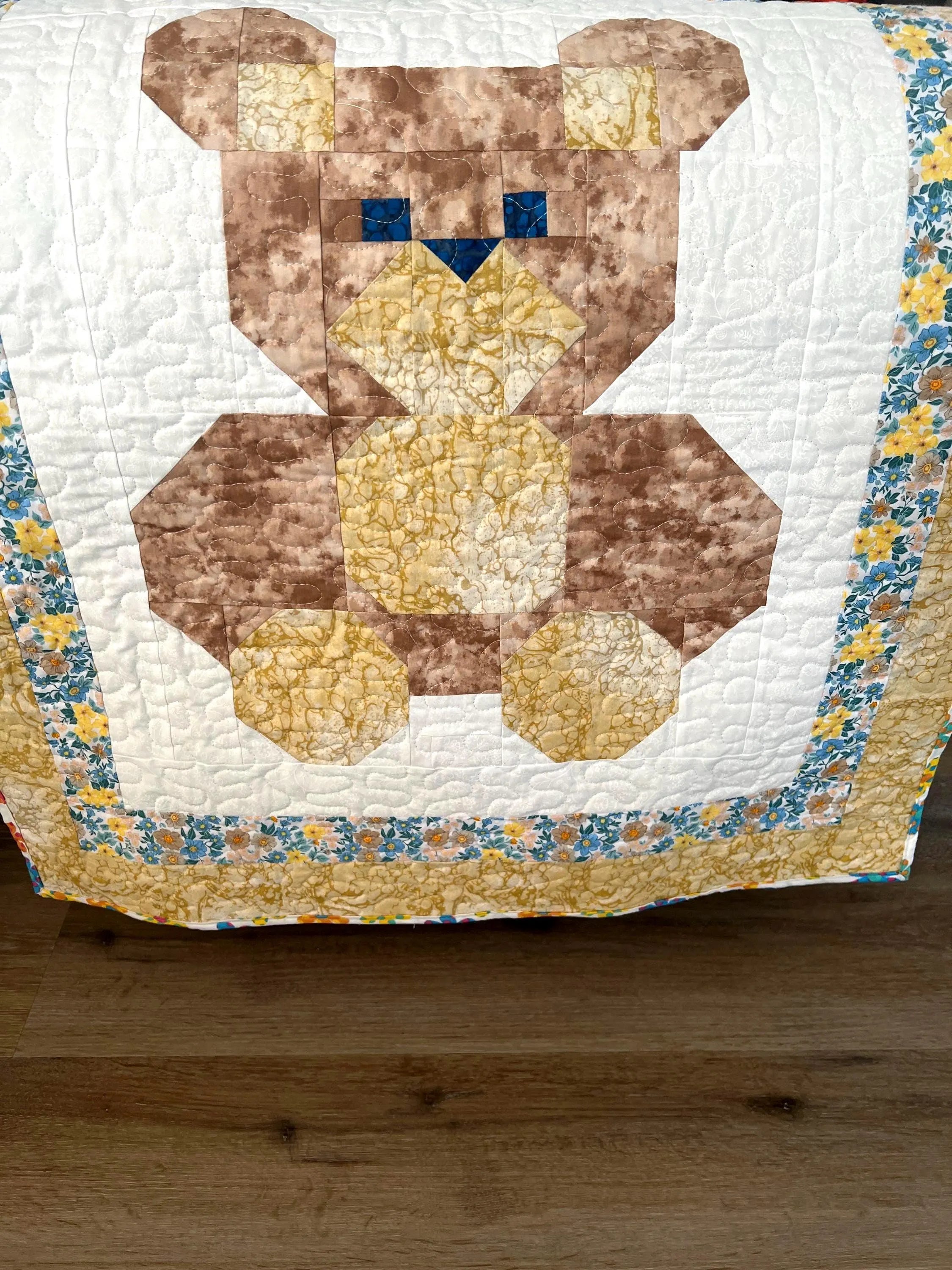 Handmade Teddy Bear Baby Quilt: Soft Cotton Nursery Blanket