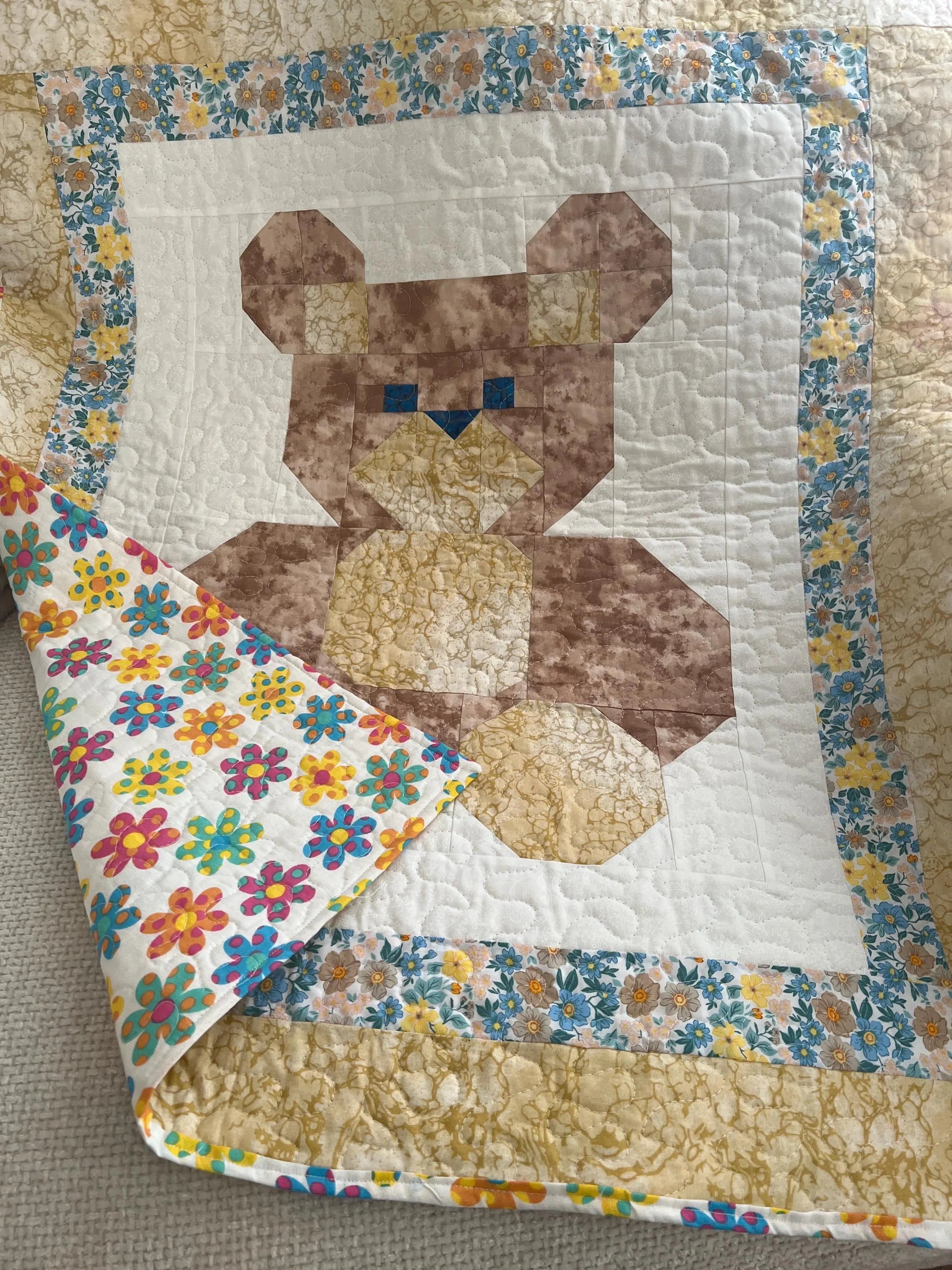 Handmade Teddy Bear Baby Quilt: Soft Cotton Nursery Blanket
