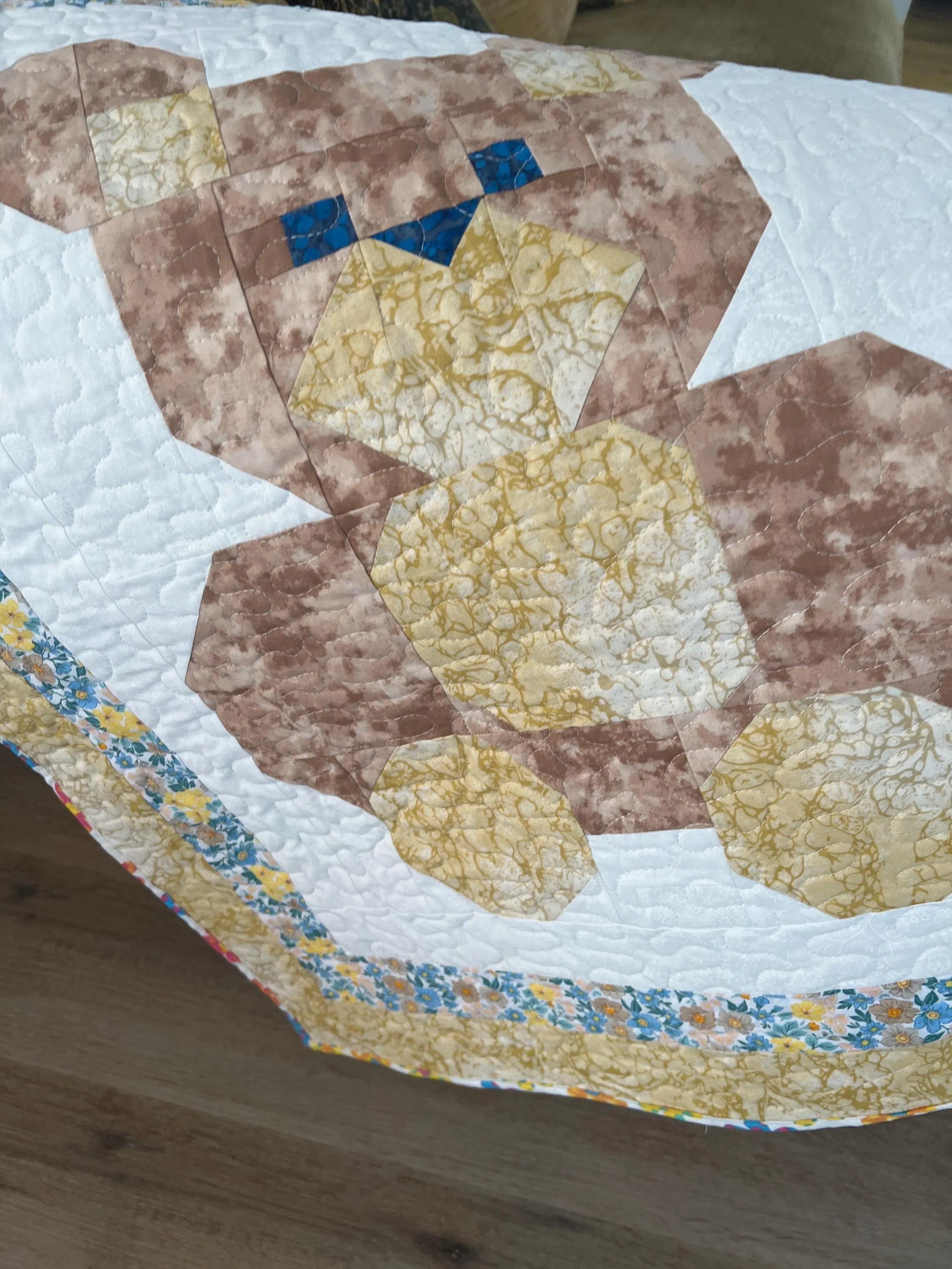 Handmade Teddy Bear Baby Quilt: Soft Cotton Nursery Blanket