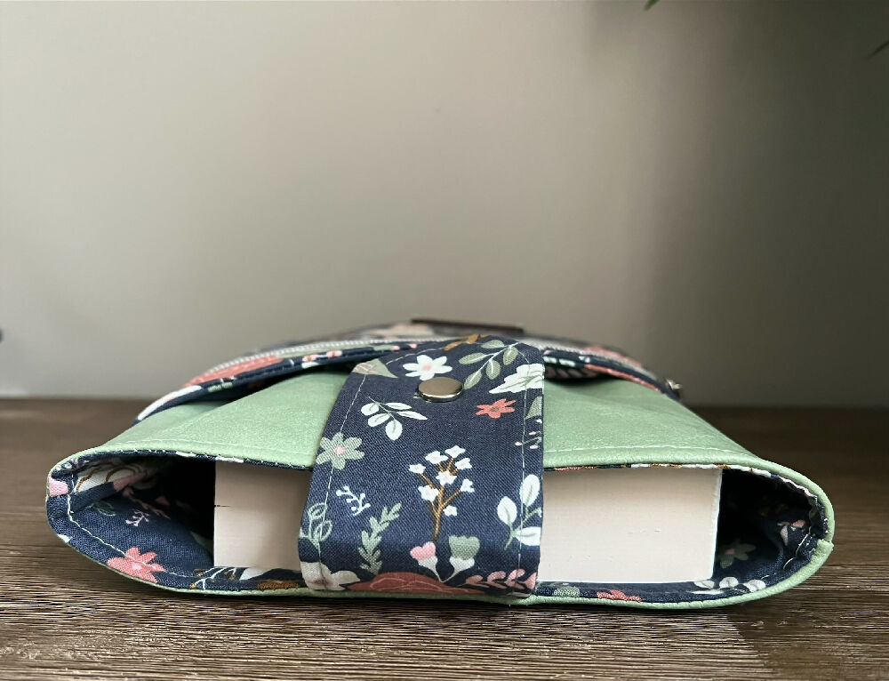 Padded Book / iPad Sleeve = Green Floral