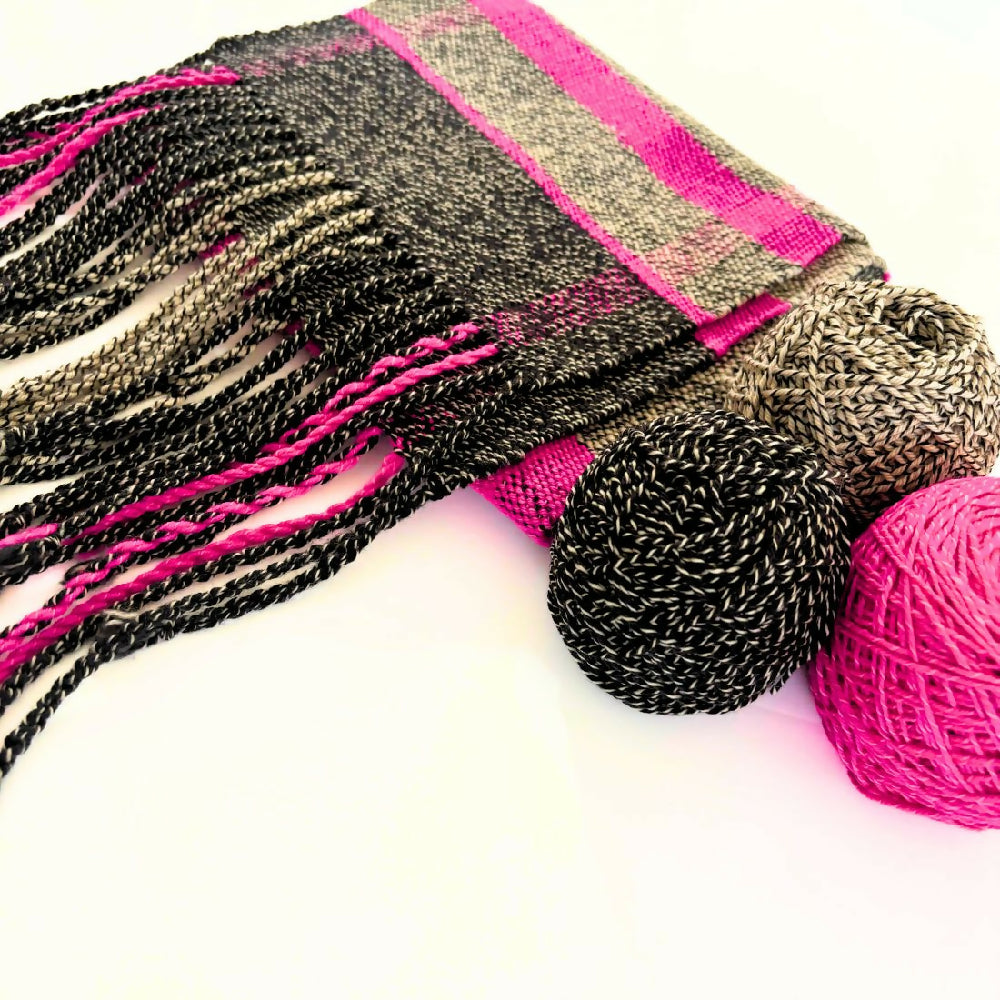 CJones_scarf_BWPink4_Oct2024