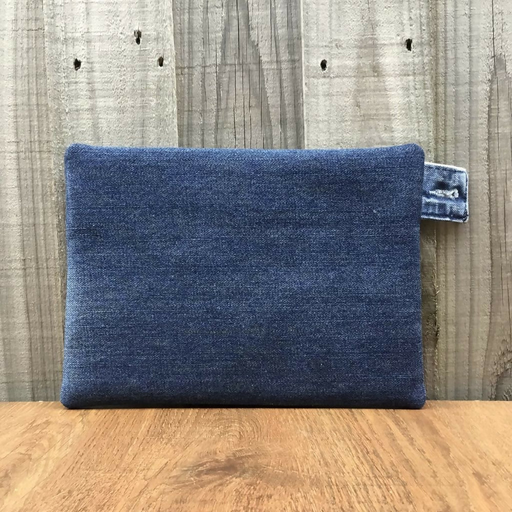 Upcycled-denim-pouch-14d