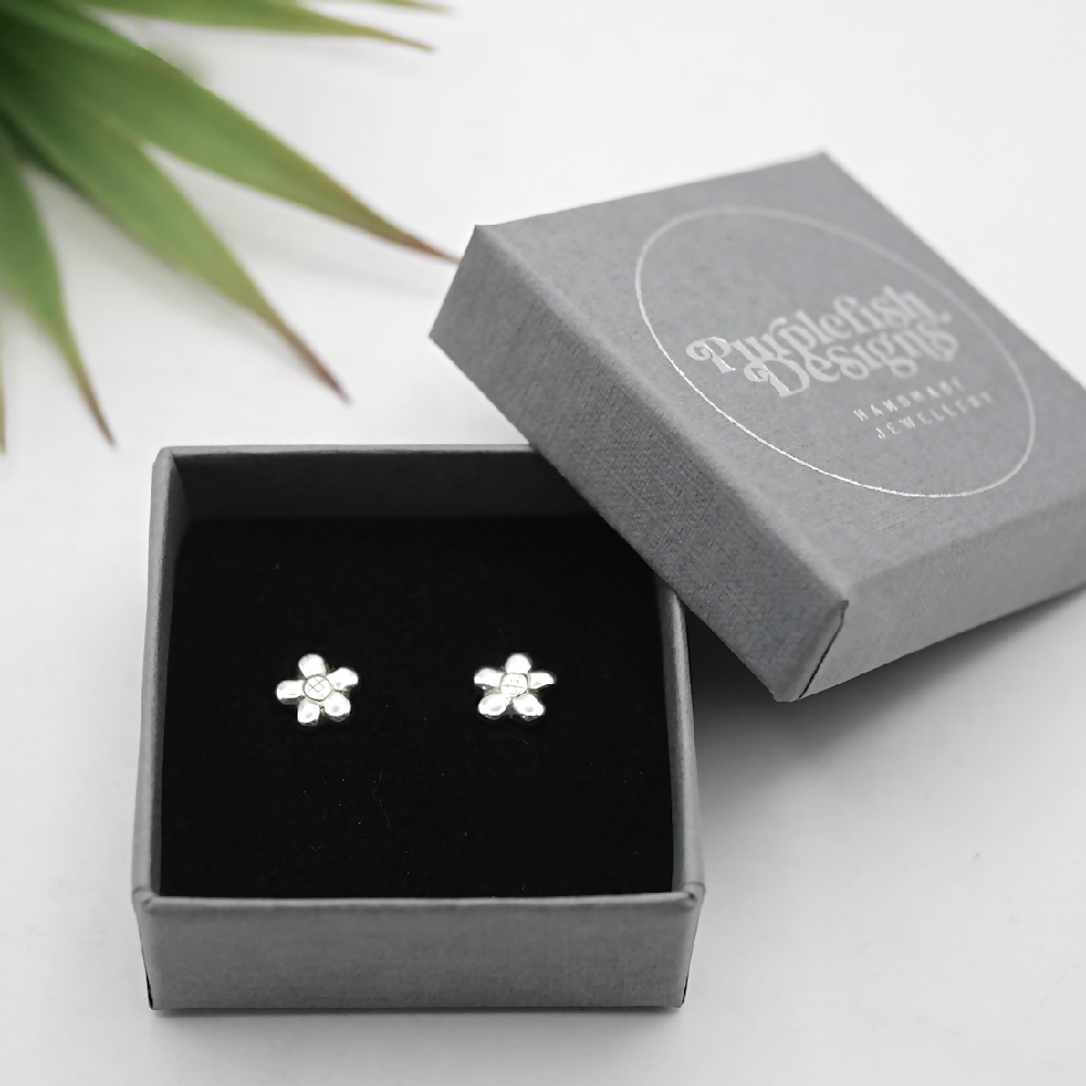 flower studs sterling silver gift box sml