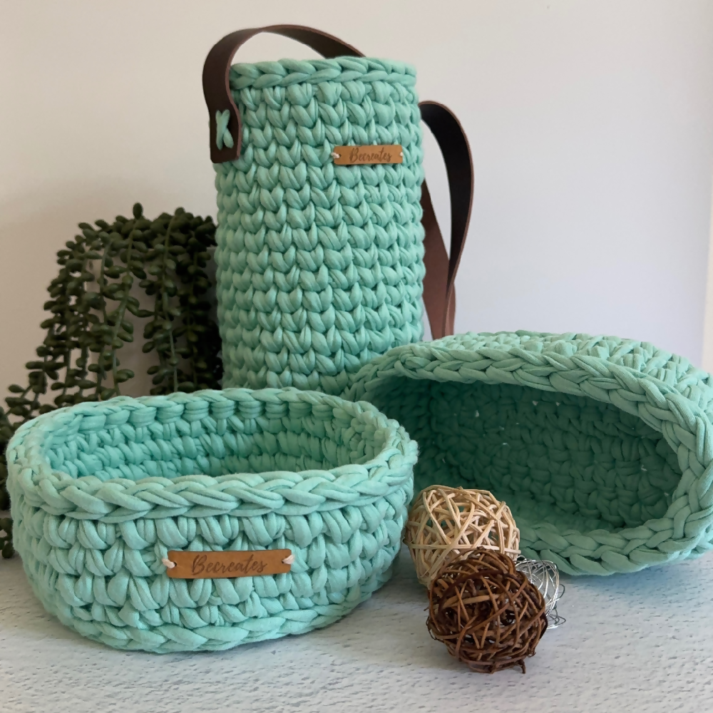 Spearmint-green-handmade-set-bottle-carrier-and-baskets (4)